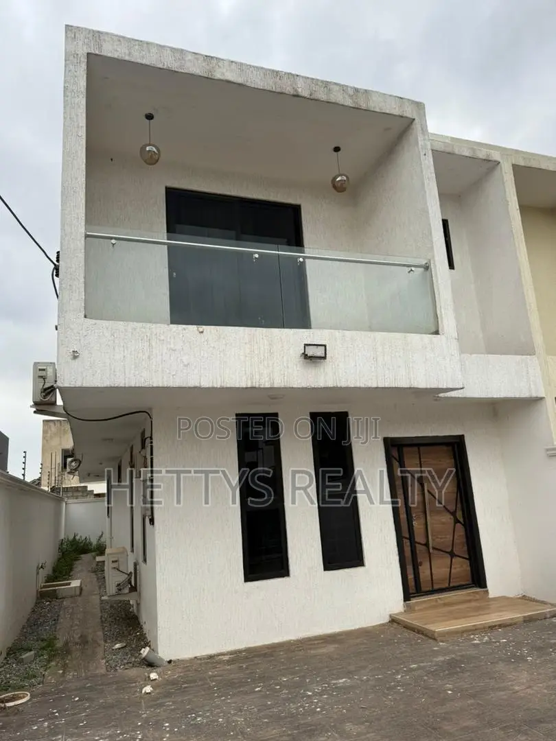 3bdrm House in Ashomang Estate for sale