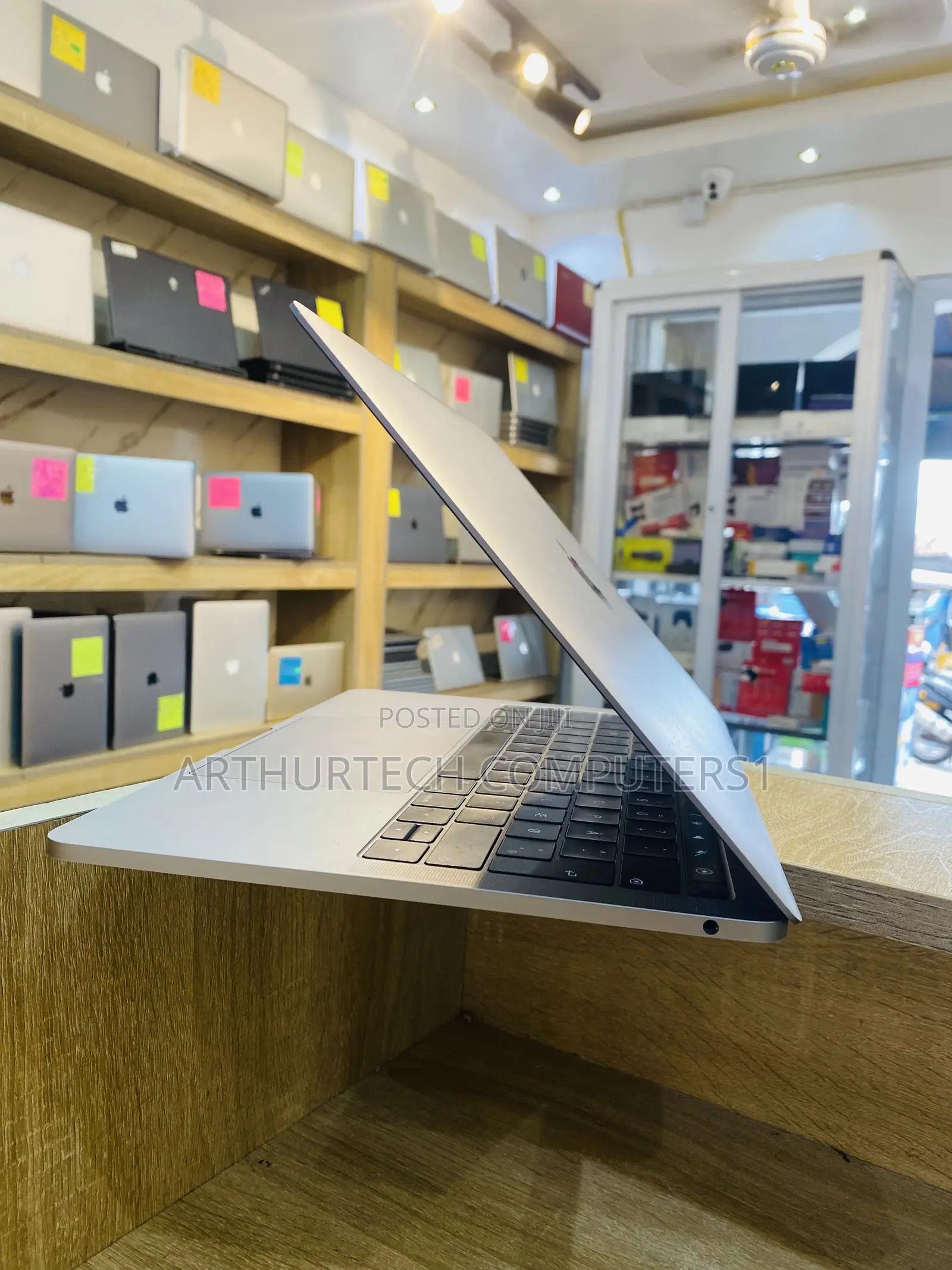 Laptop Apple MacBook Pro 2019 8GB Intel Core I5 SSD 128GB