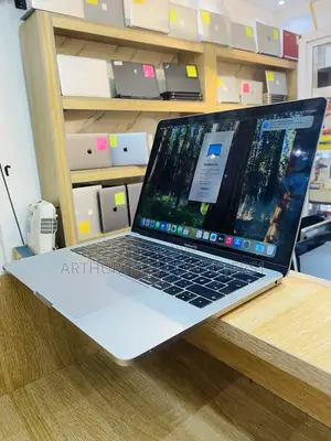 Laptop Apple MacBook Pro 2019 8GB Intel Core I5 SSD 128GB