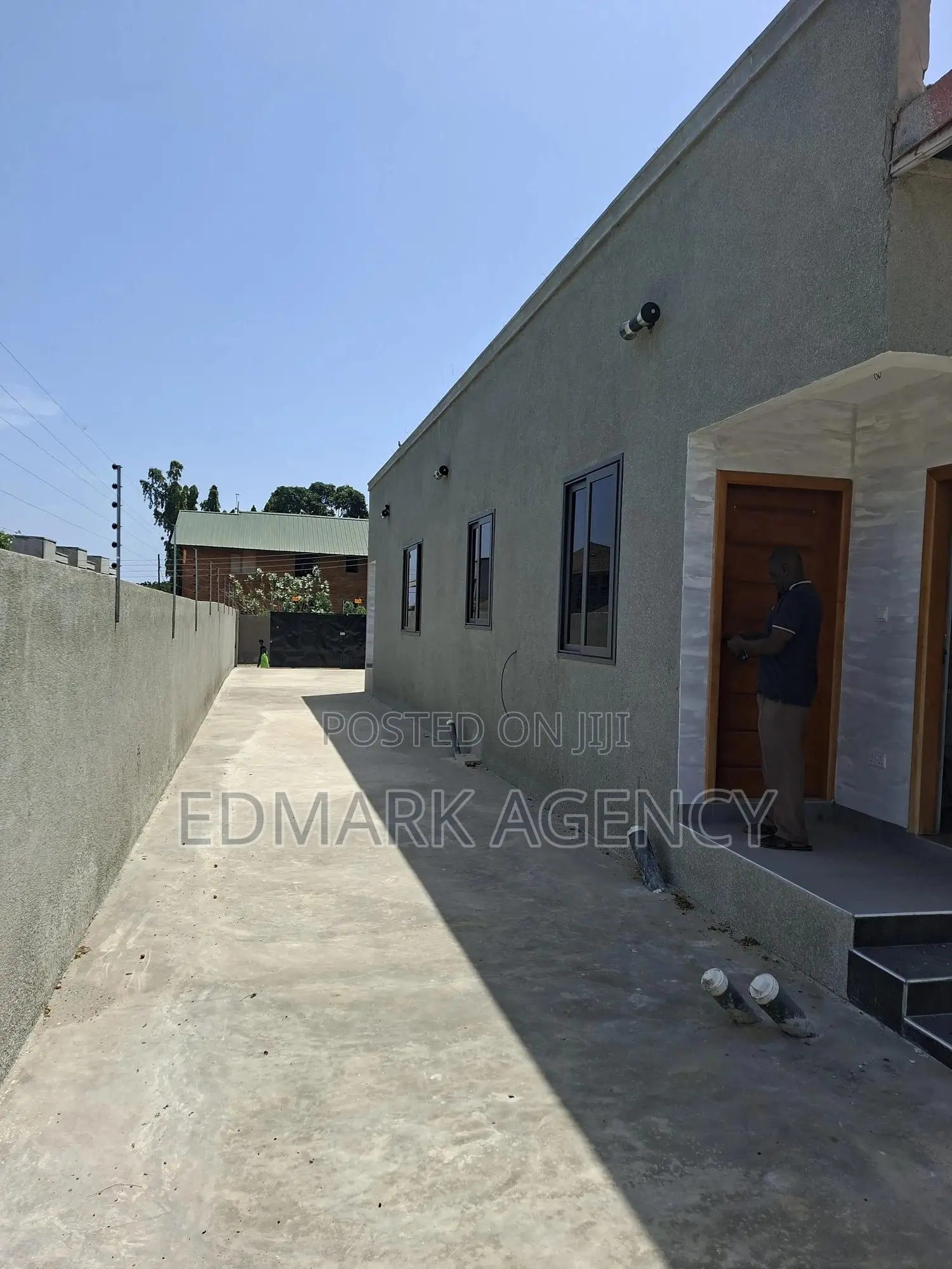4bdrm House in East Airport, Accra Metropolitan for sale