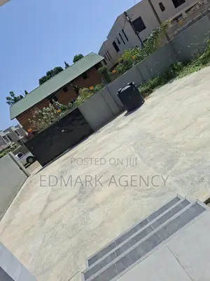 4bdrm House in East Airport, Accra Metropolitan for sale
