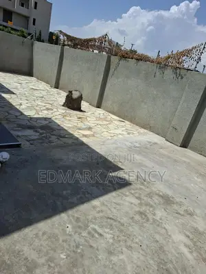 4bdrm House in East Airport, Accra Metropolitan for sale