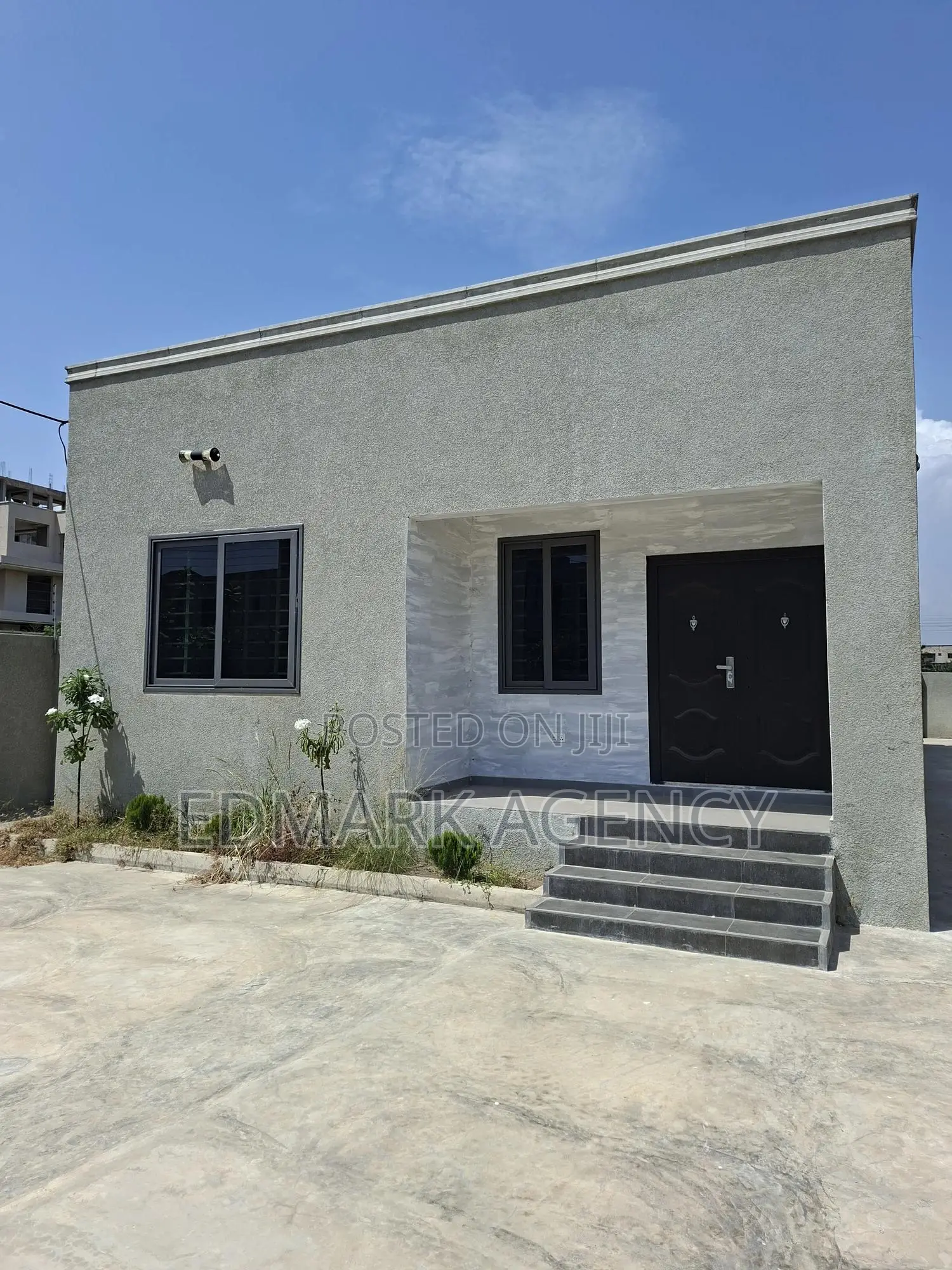 4bdrm House in East Airport, Accra Metropolitan for sale