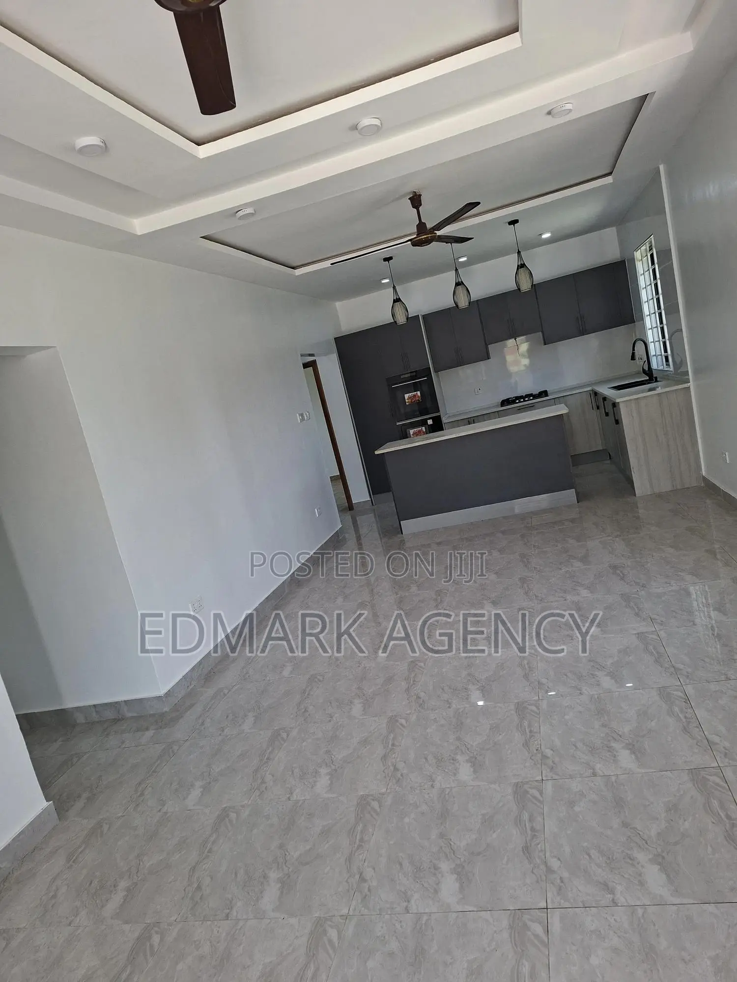 4bdrm House in East Airport, Accra Metropolitan for sale