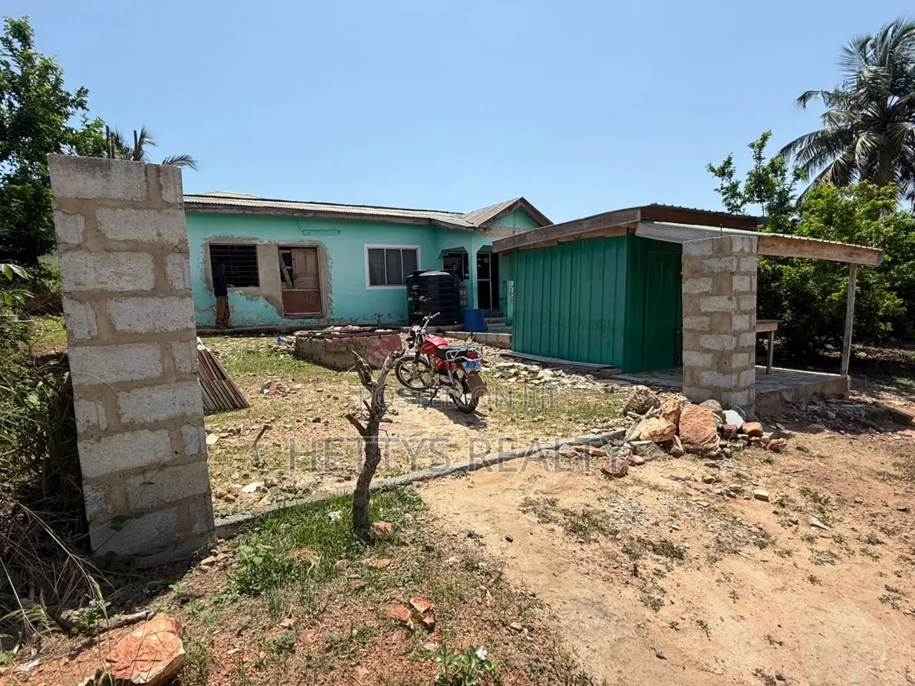 5bdrm House in Gbawe for sale