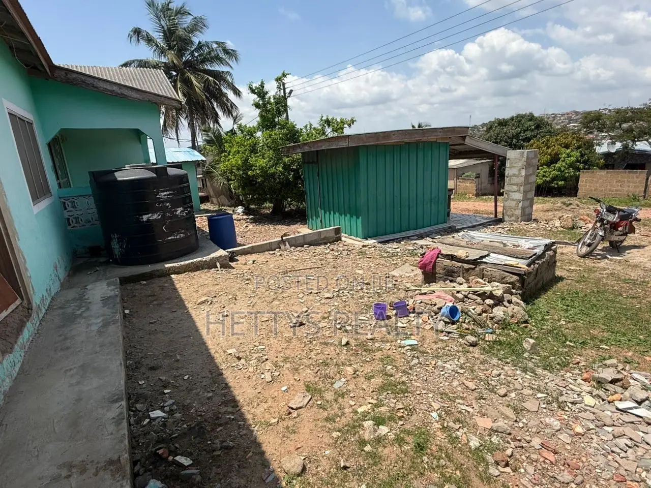5bdrm House in Gbawe for sale