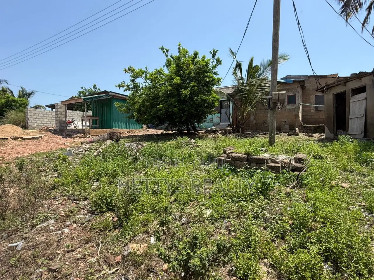 5bdrm House in Gbawe for sale
