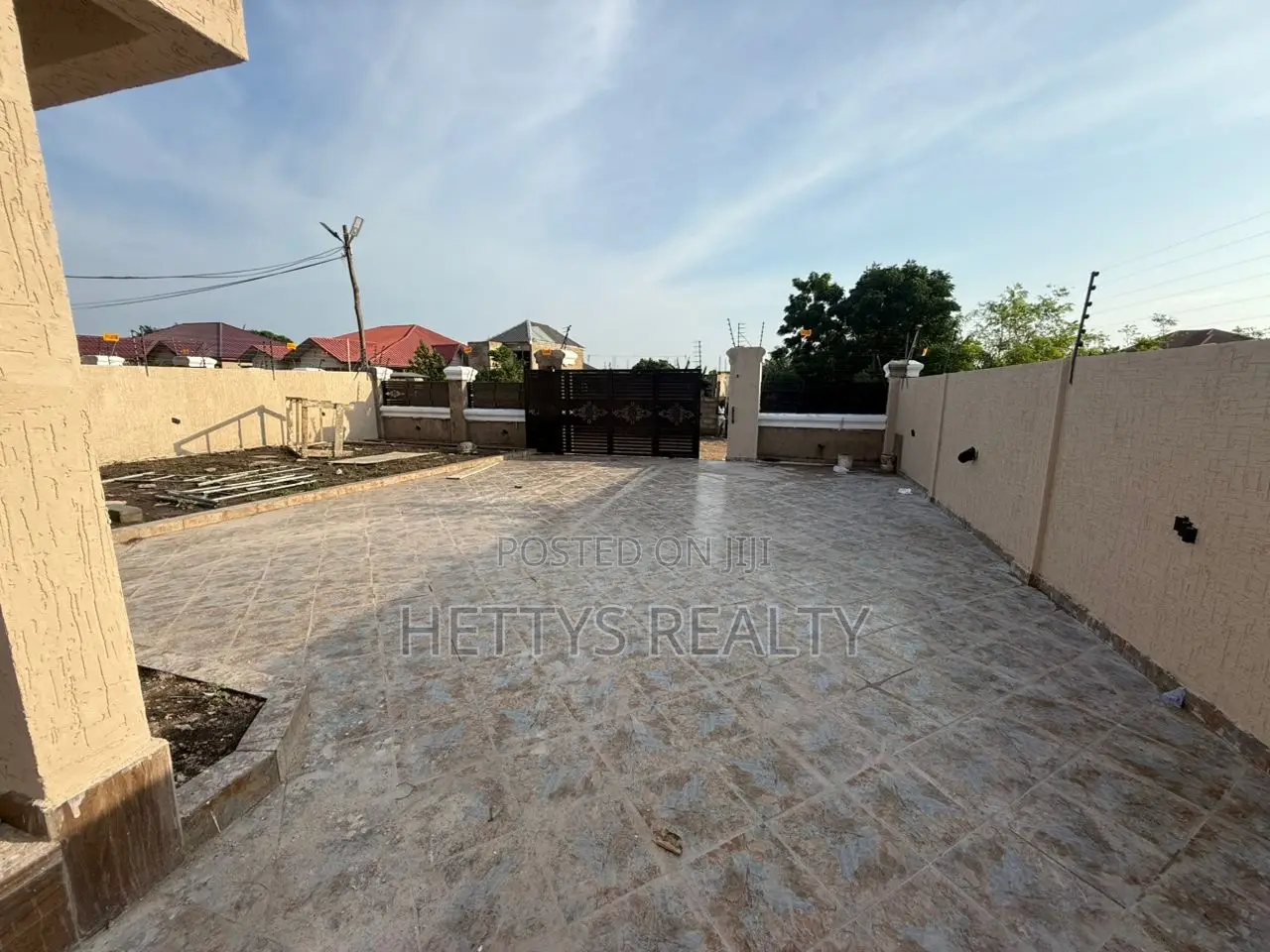 3bdrm House in Ablekuma for sale