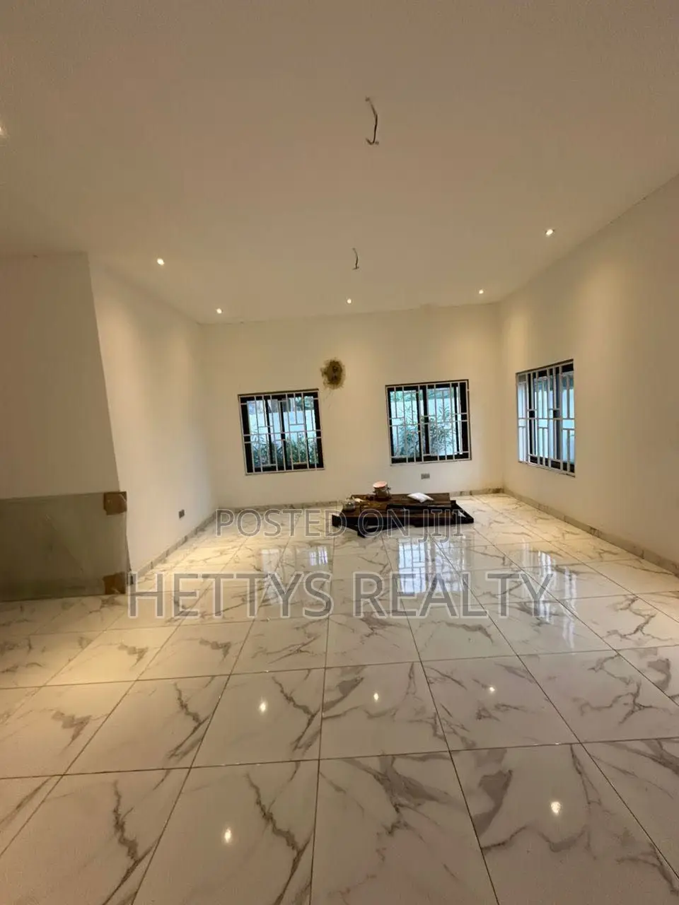 3bdrm House in Oyarifa for sale