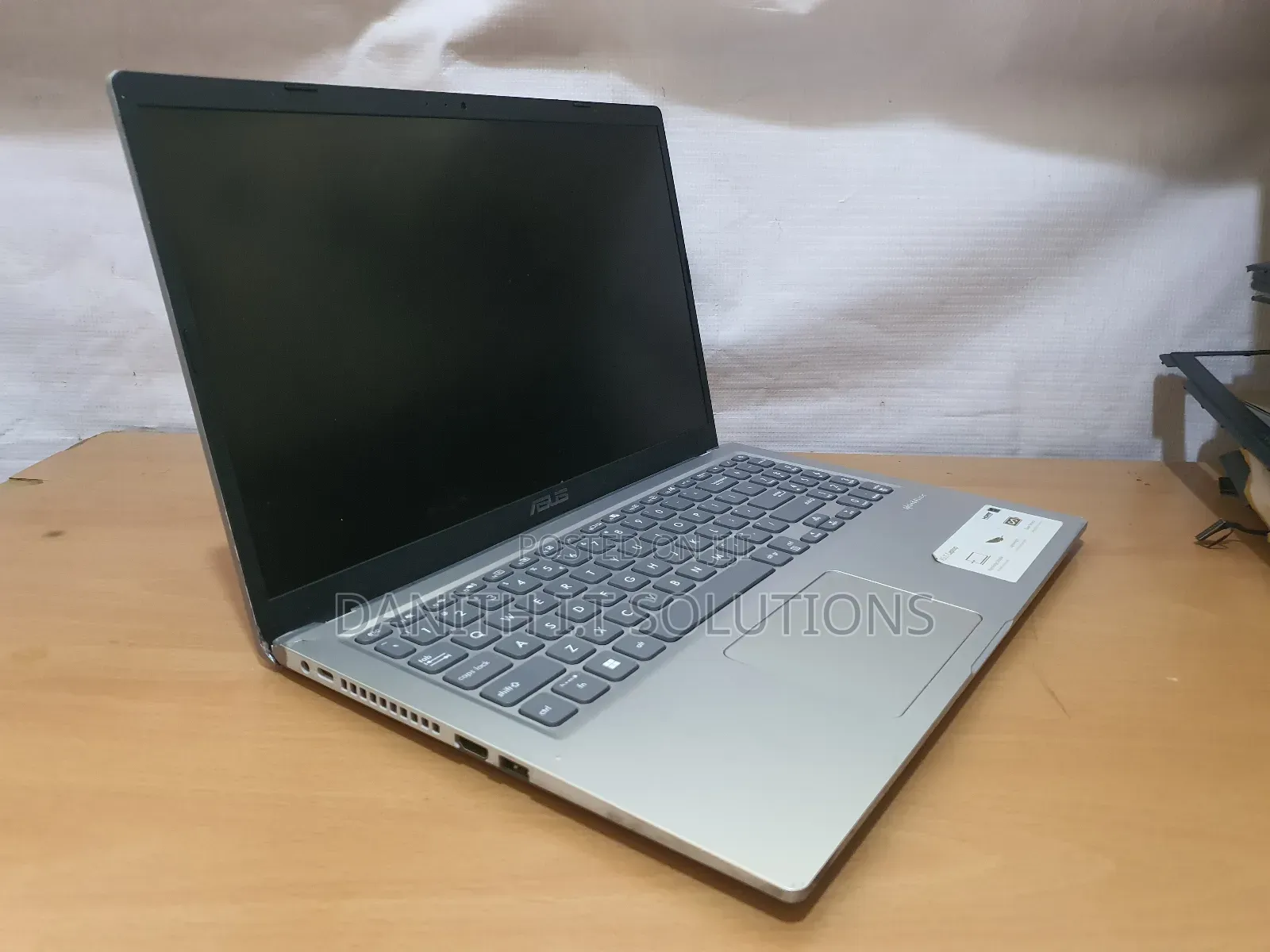 Laptop Asus VivoBook 15 X510UQ 8GB Intel Core I3 SSD 128GB