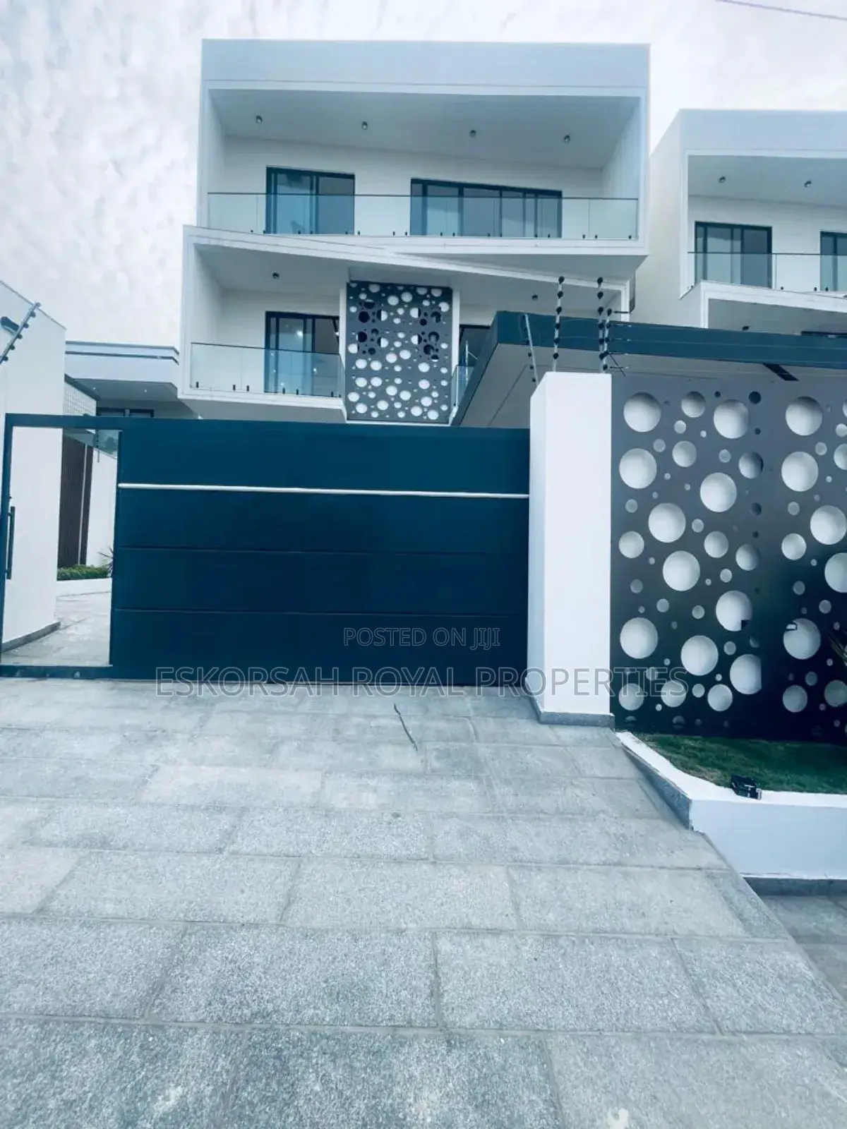 4bdrm House in East Legon for sale