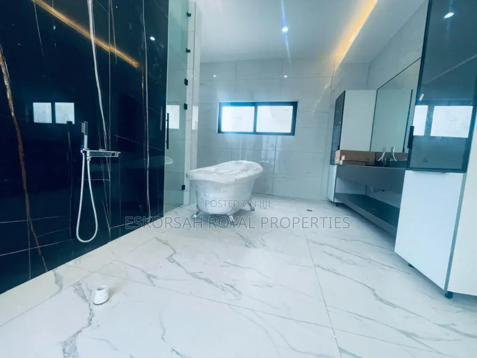 4bdrm House in East Legon for sale
