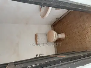 Store for Rent at Bortianor, Aplaku.