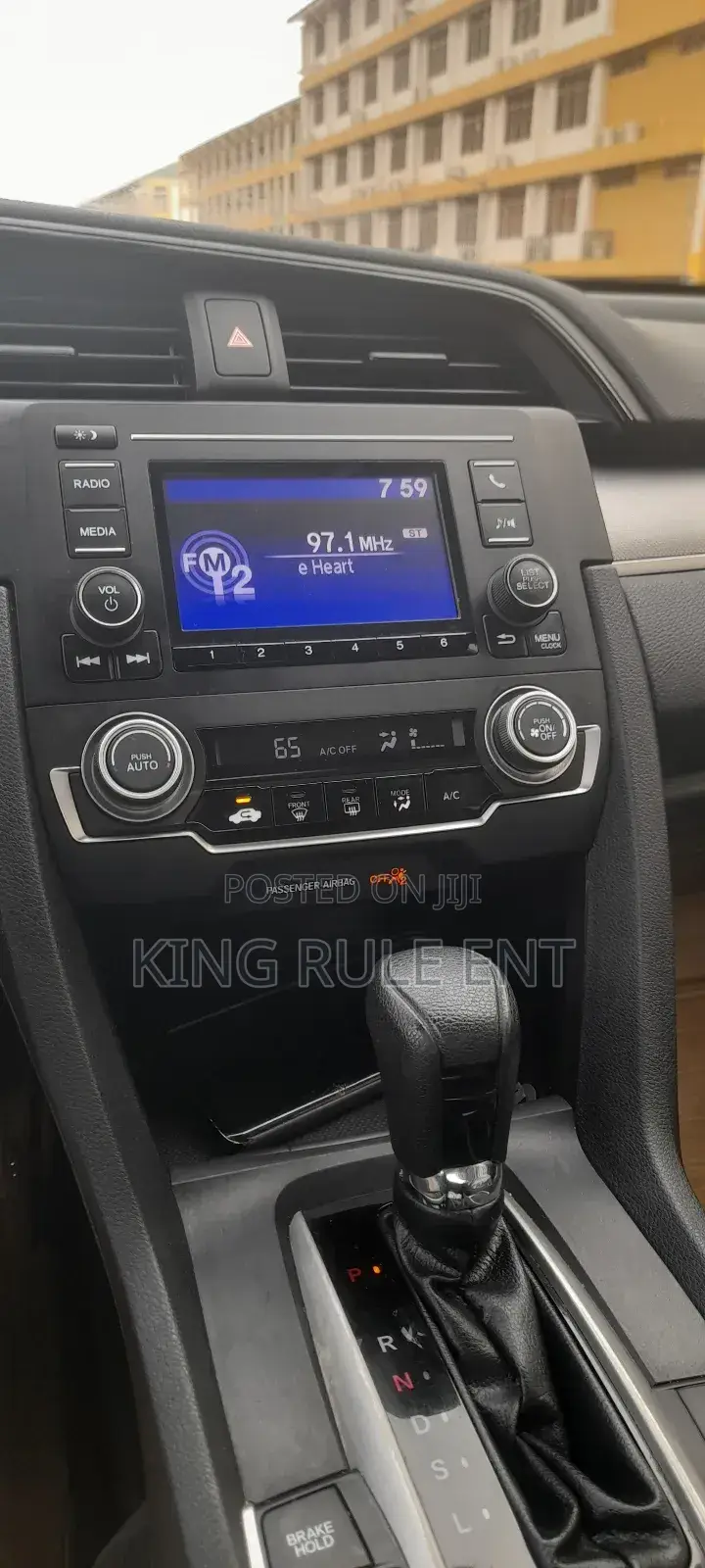 Honda Civic LX 2dr Coupe (2.0L 4cyl) 2017 Gray