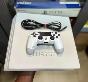 White Ps4 Pro 1tb