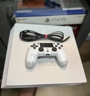 White Ps4 Pro 1tb
