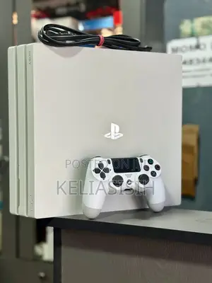White Ps4 Pro 1tb