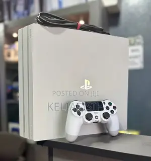 White Ps4 Pro 1tb