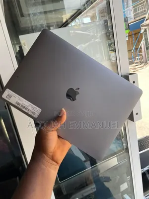 Laptop Apple MacBook 2020 8GB Intel Core I5 SSD 512GB