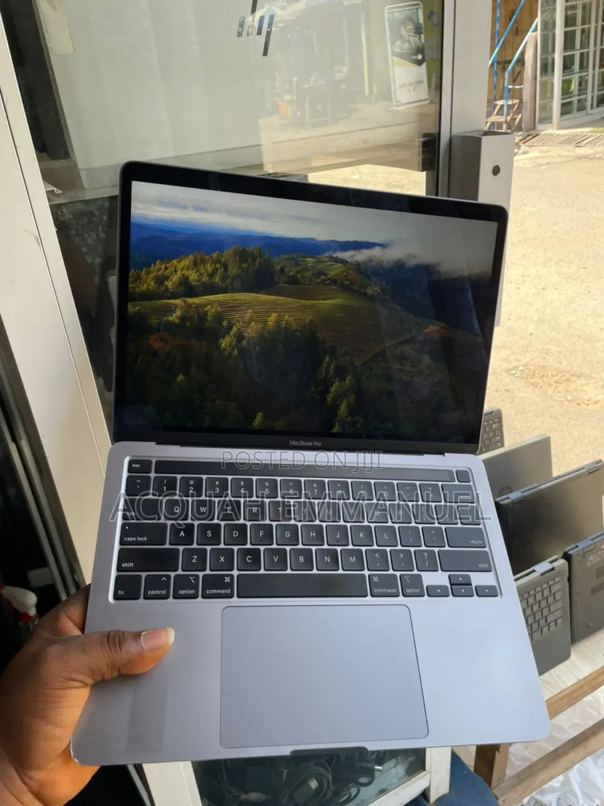 Laptop Apple MacBook 2020 8GB Intel Core I5 SSD 512GB