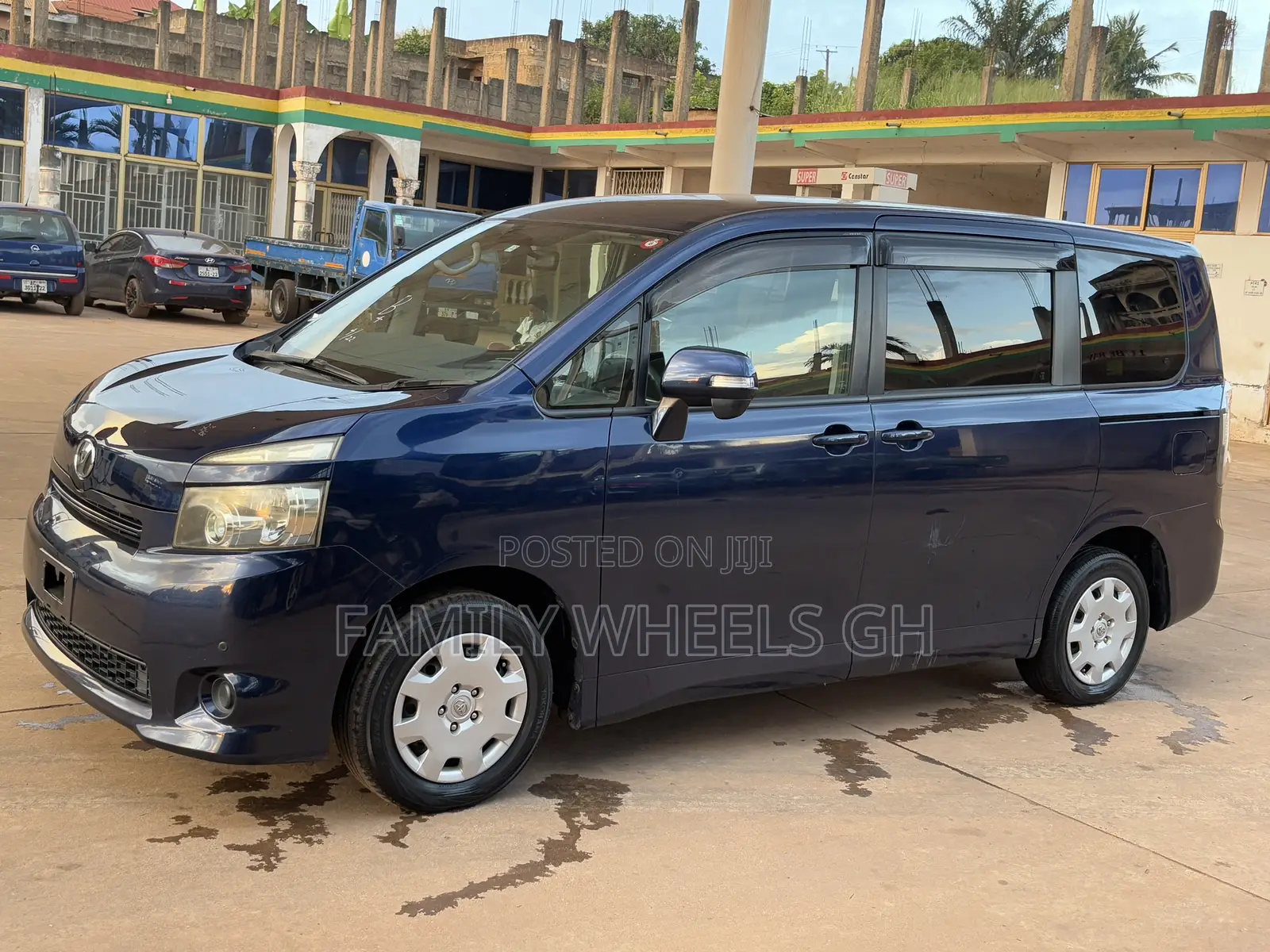Toyota Voxy 2011 Blue