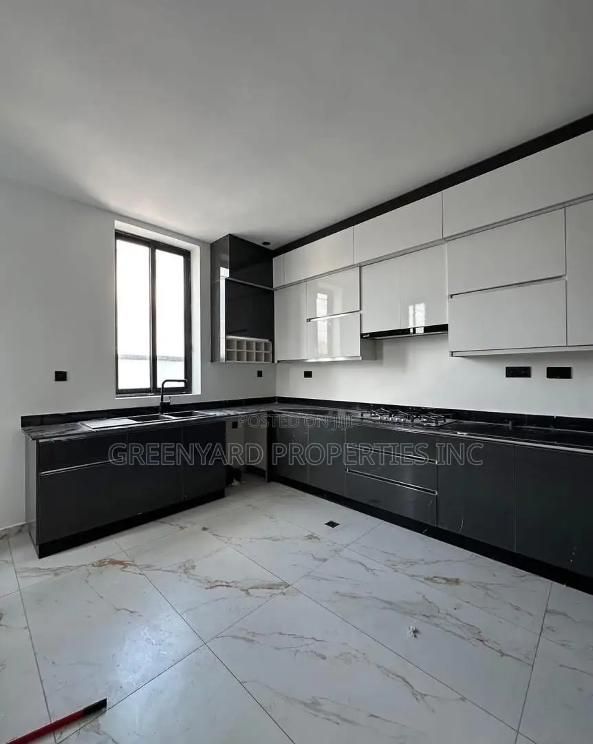 5bdrm House in Adjiringanor, East Legon for sale