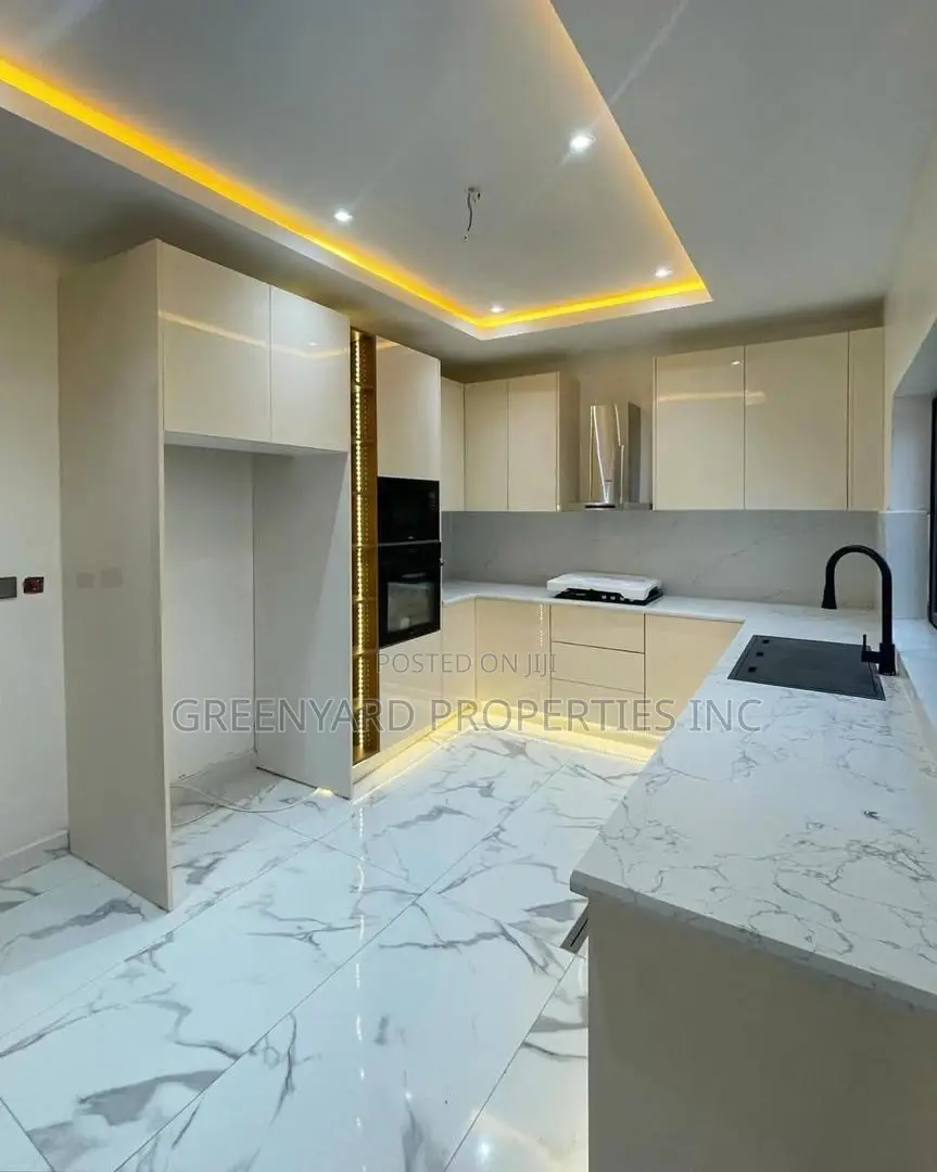 4bdrm House in Lakeside for sale