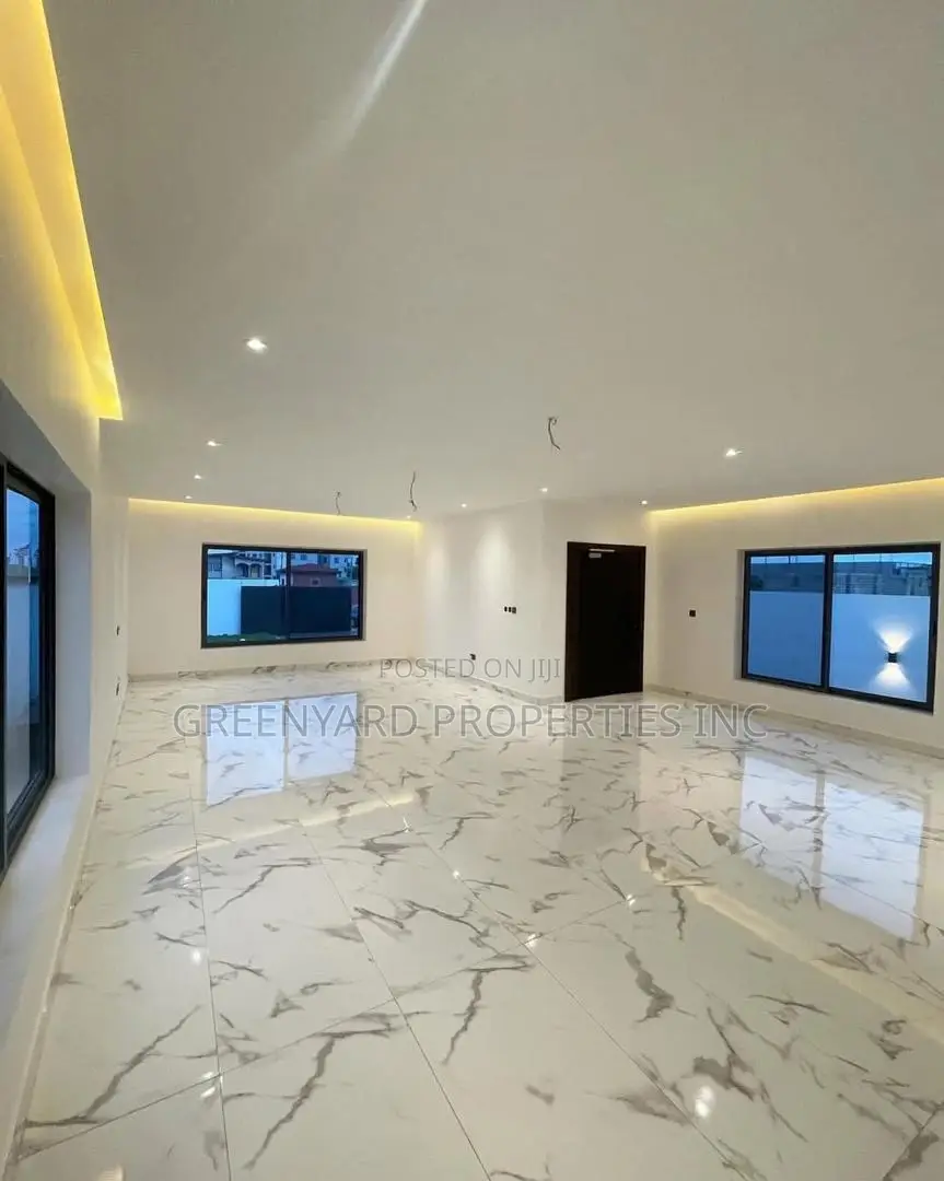4bdrm House in Lakeside for sale