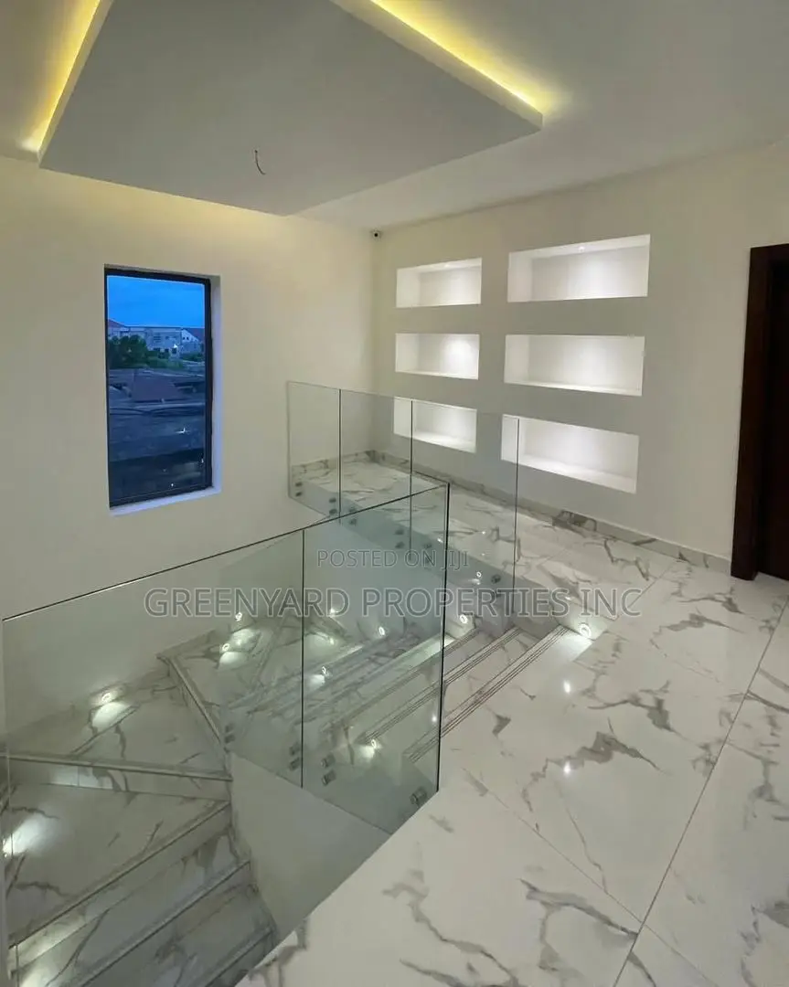 4bdrm House in Lakeside for sale