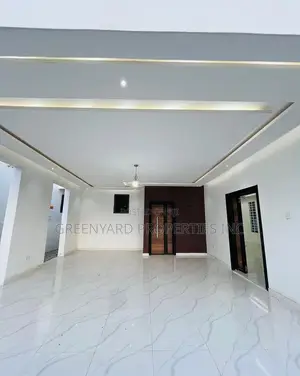 3bdrm House in Hills, East Legon for sale
