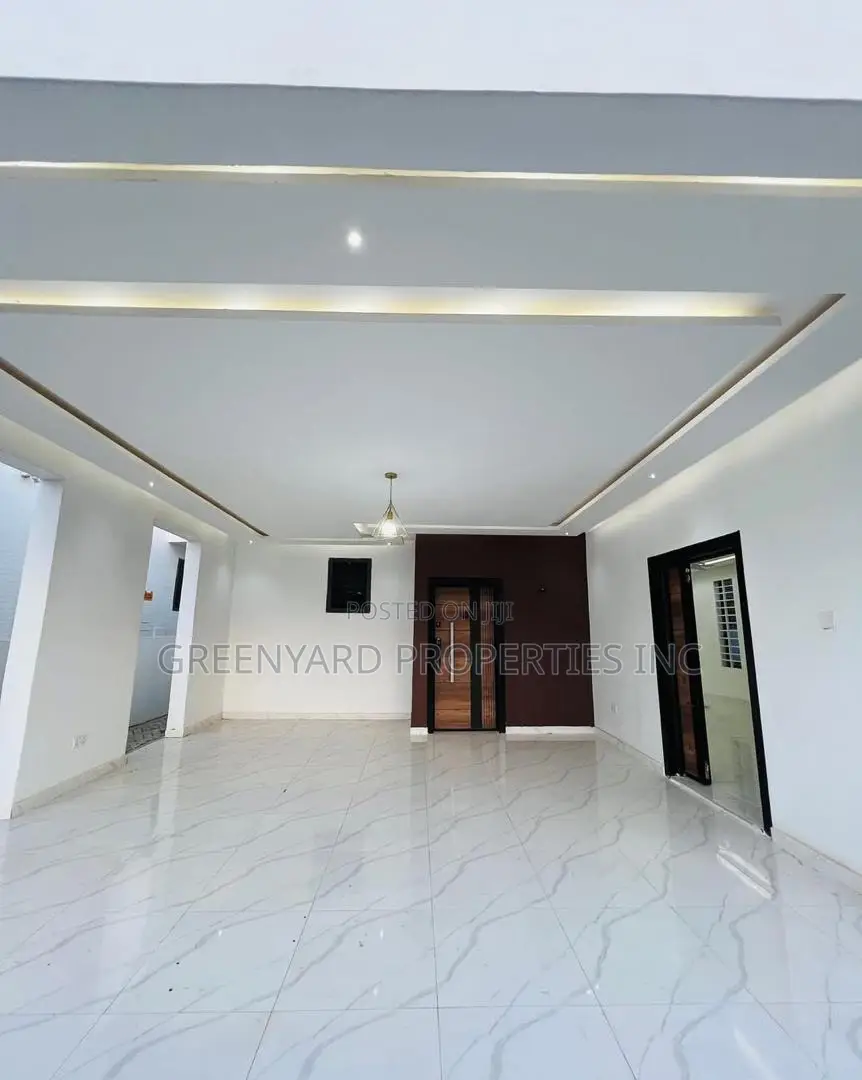 3bdrm House in Hills, East Legon for sale