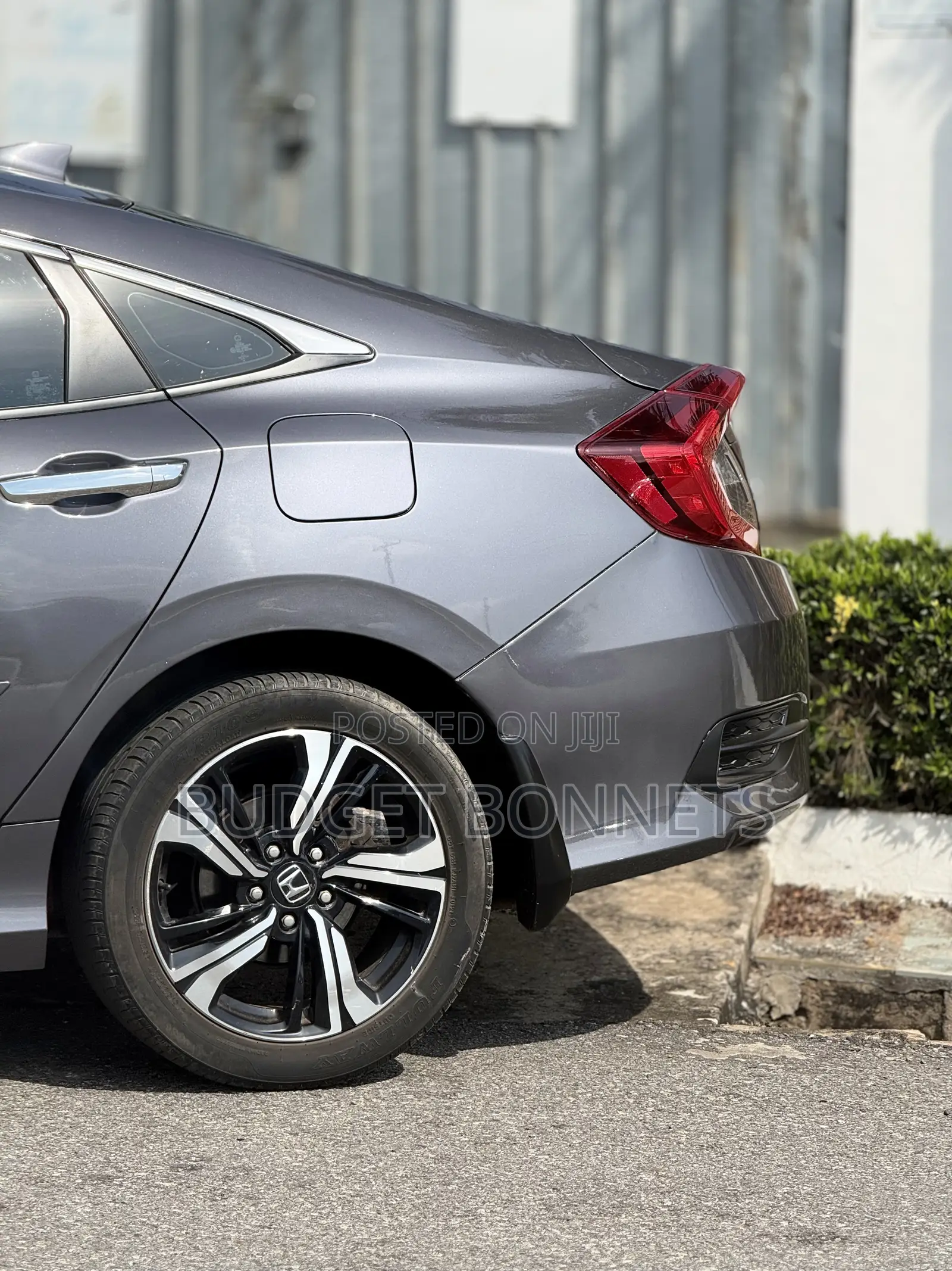 Honda Civic Touring 4dr Sedan (1.5L 4cyl) 2016 Gray
