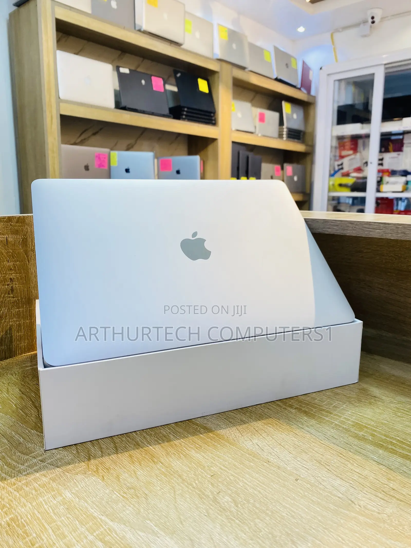 New Laptop Apple MacBook Air 2020 8GB Intel Core I3 SSD 256GB