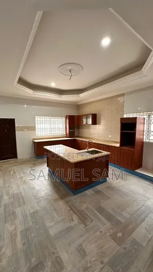 5bdrm House in East Legon School, Tema Metropolitan for sale