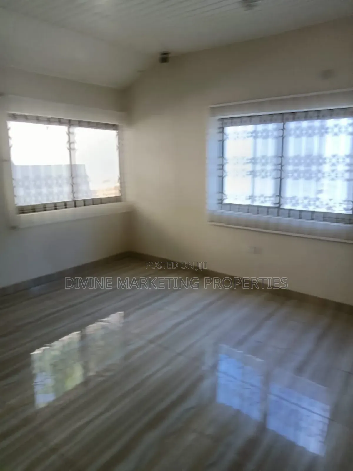 5bdrm Block of Flats in Agape Sda, Ablekuma for sale
