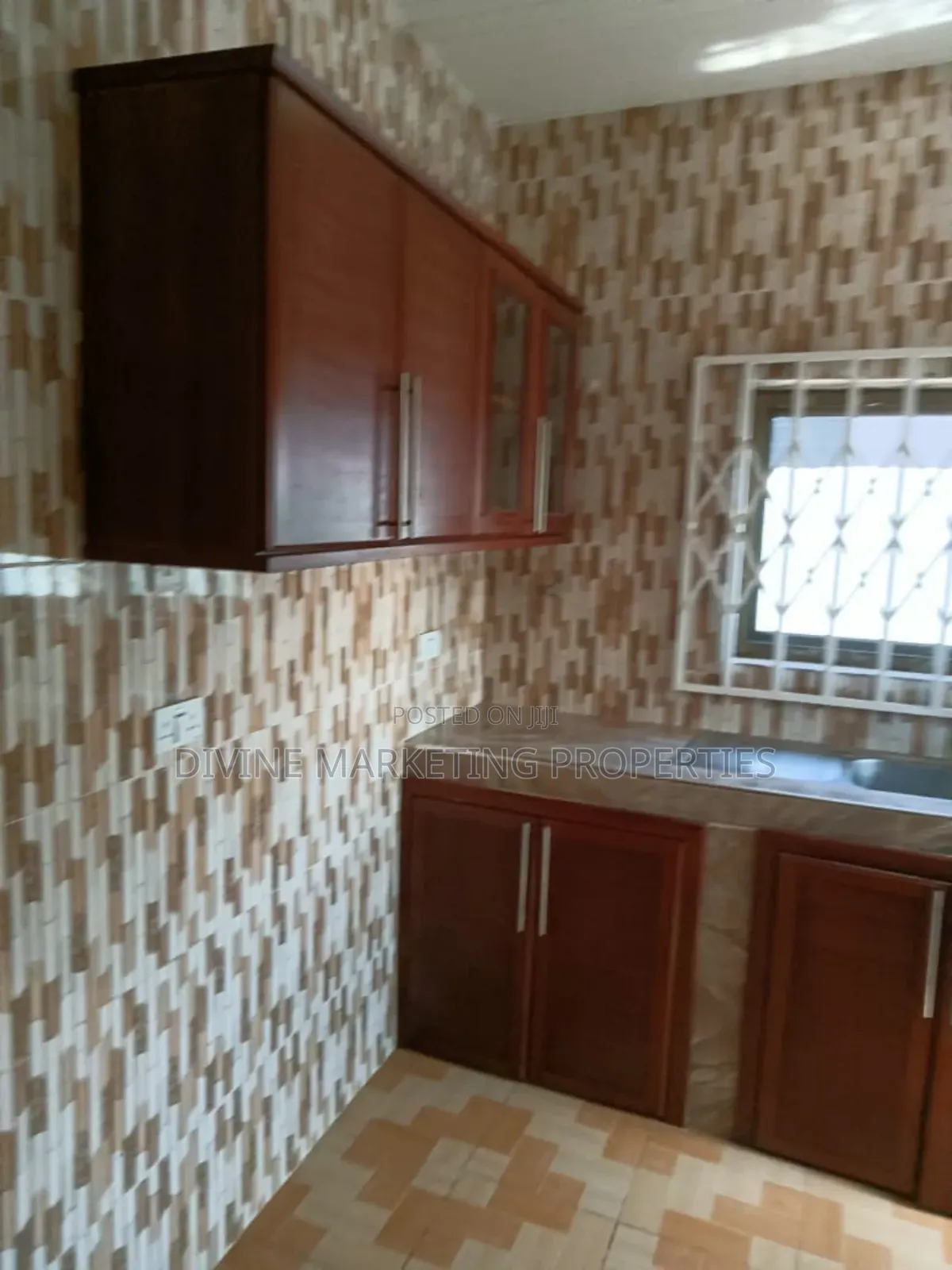 5bdrm Block of Flats in Agape Sda, Ablekuma for sale