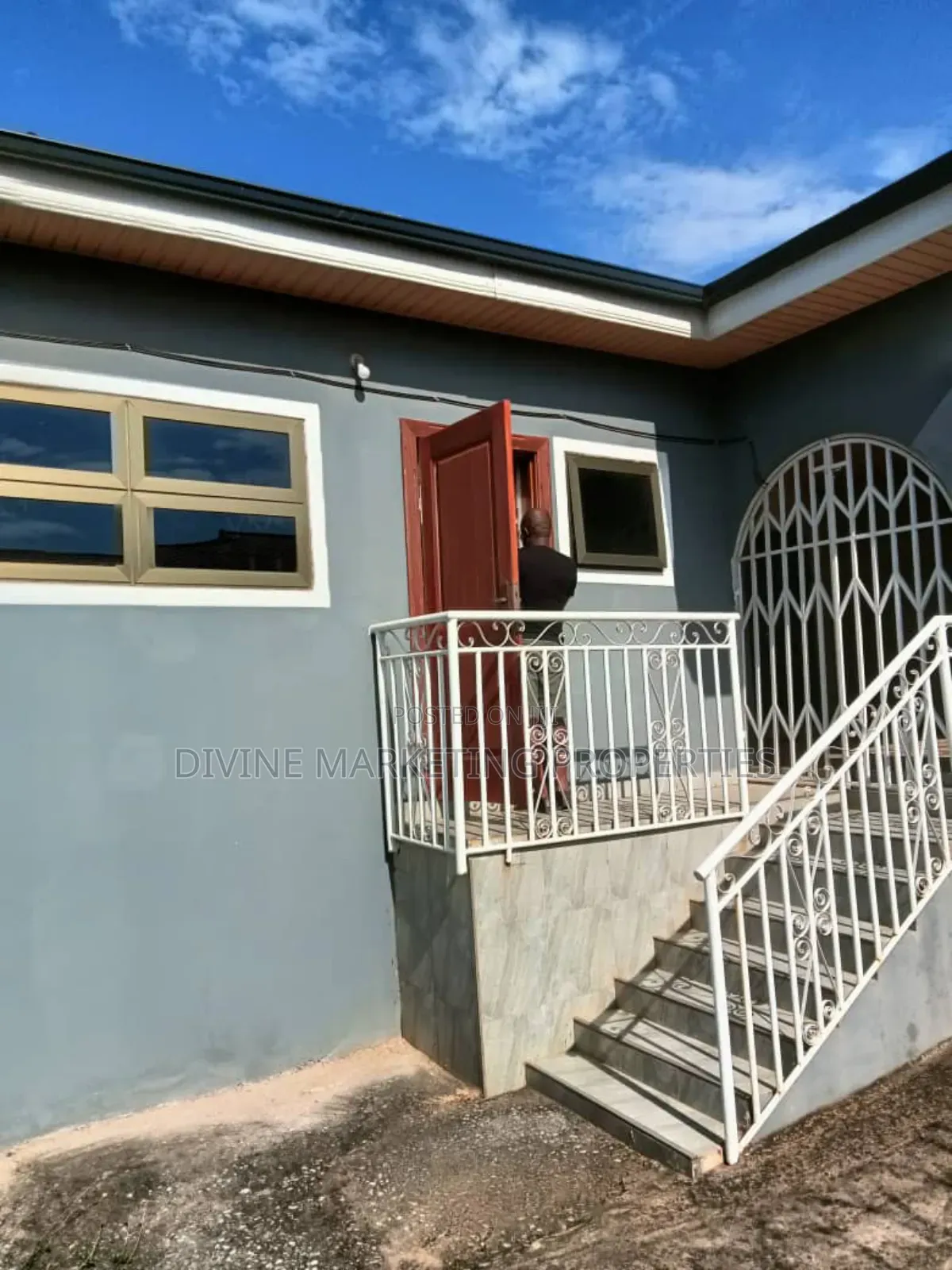 5bdrm Block of Flats in Agape Sda, Ablekuma for sale
