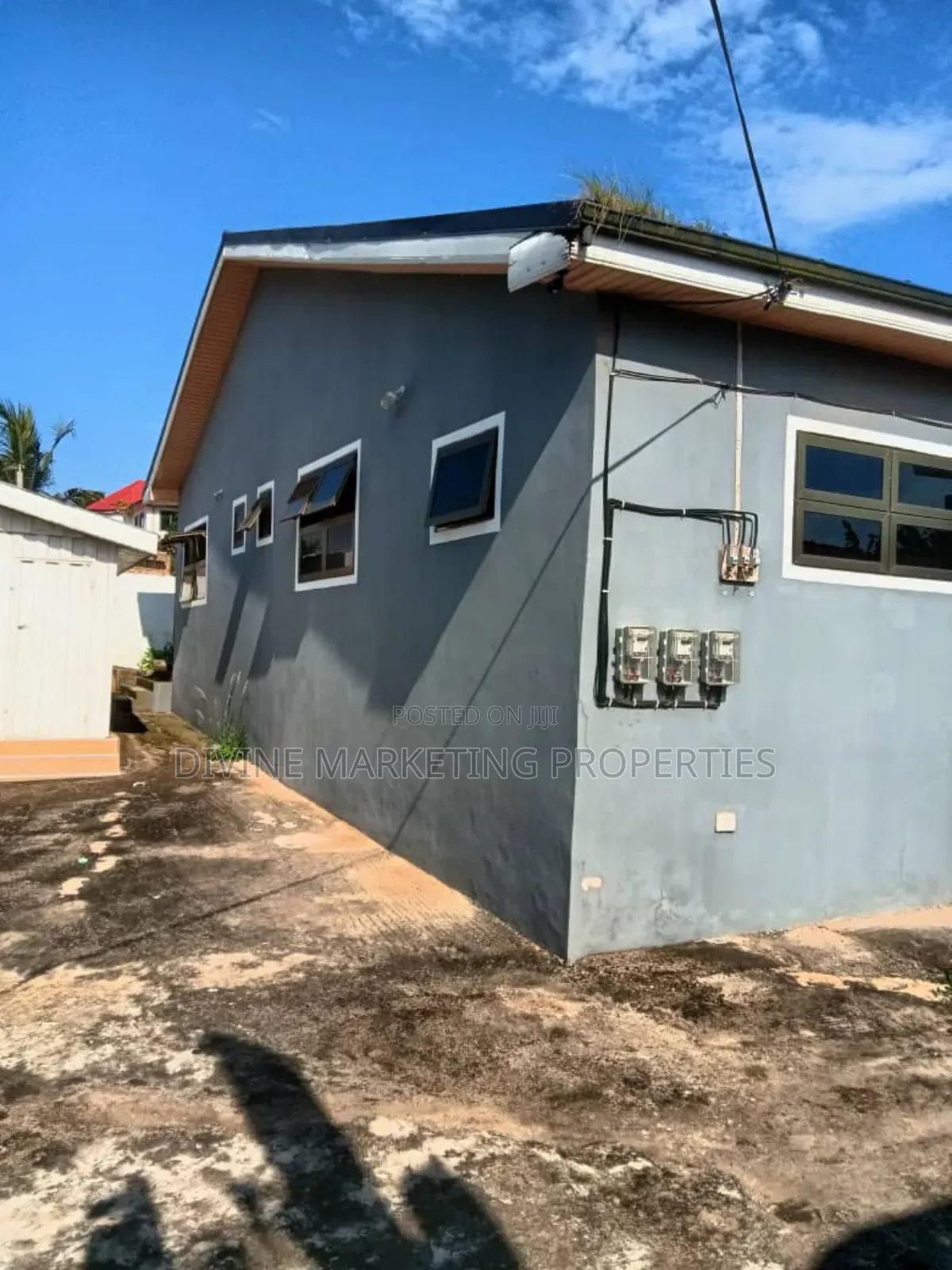 5bdrm Block of Flats in Agape Sda, Ablekuma for sale