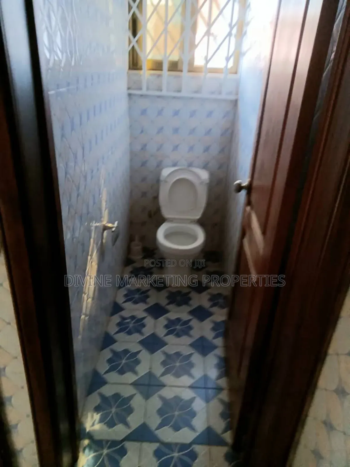 5bdrm Block of Flats in Agape Sda, Ablekuma for sale