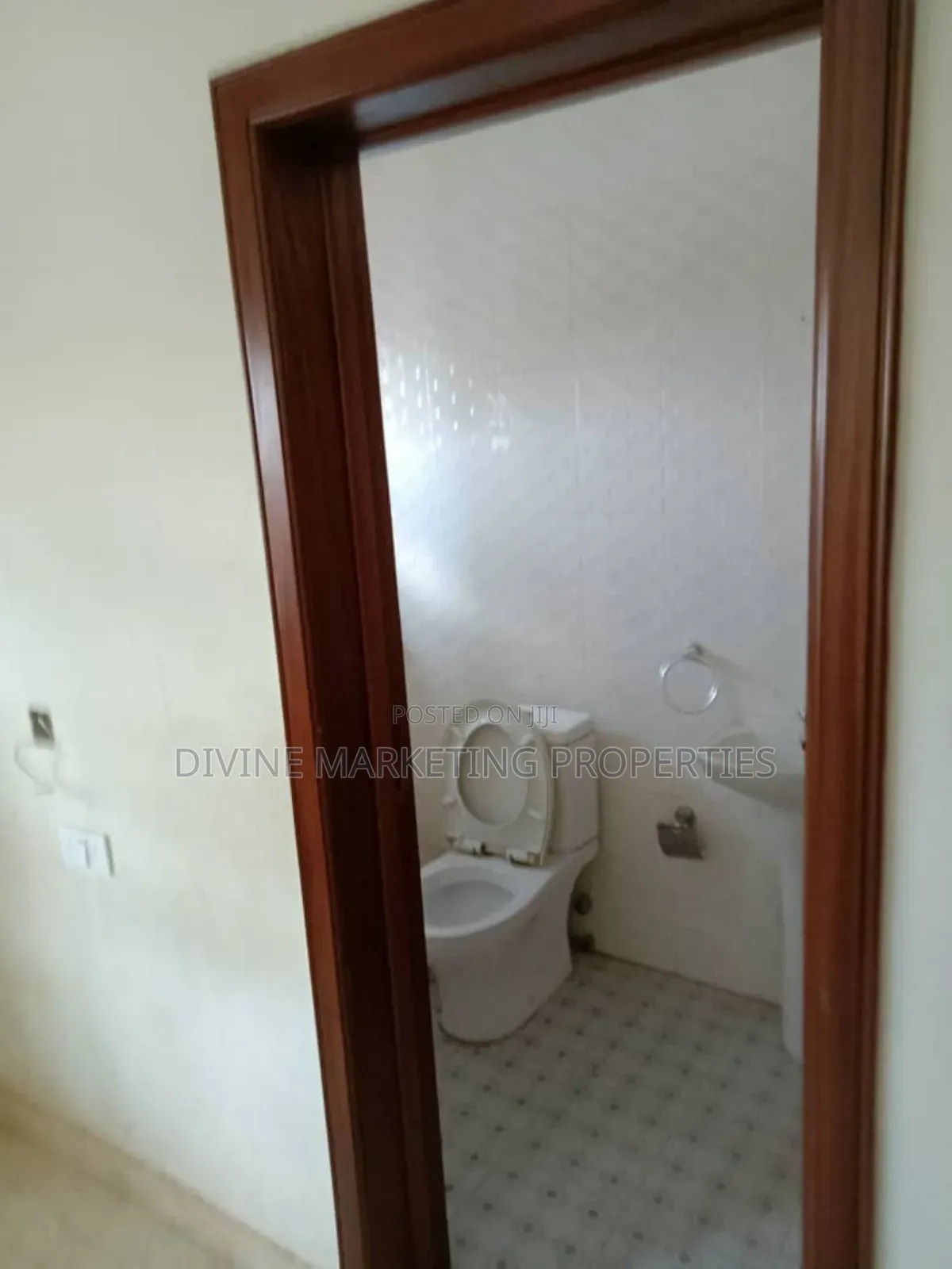 5bdrm Block of Flats in Agape Sda, Ablekuma for sale