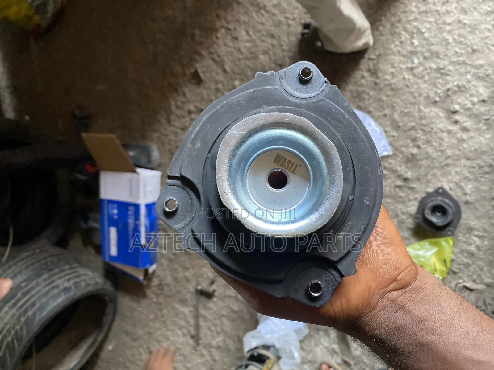 Nissan Versa 2008-2014 Top Mount Pair