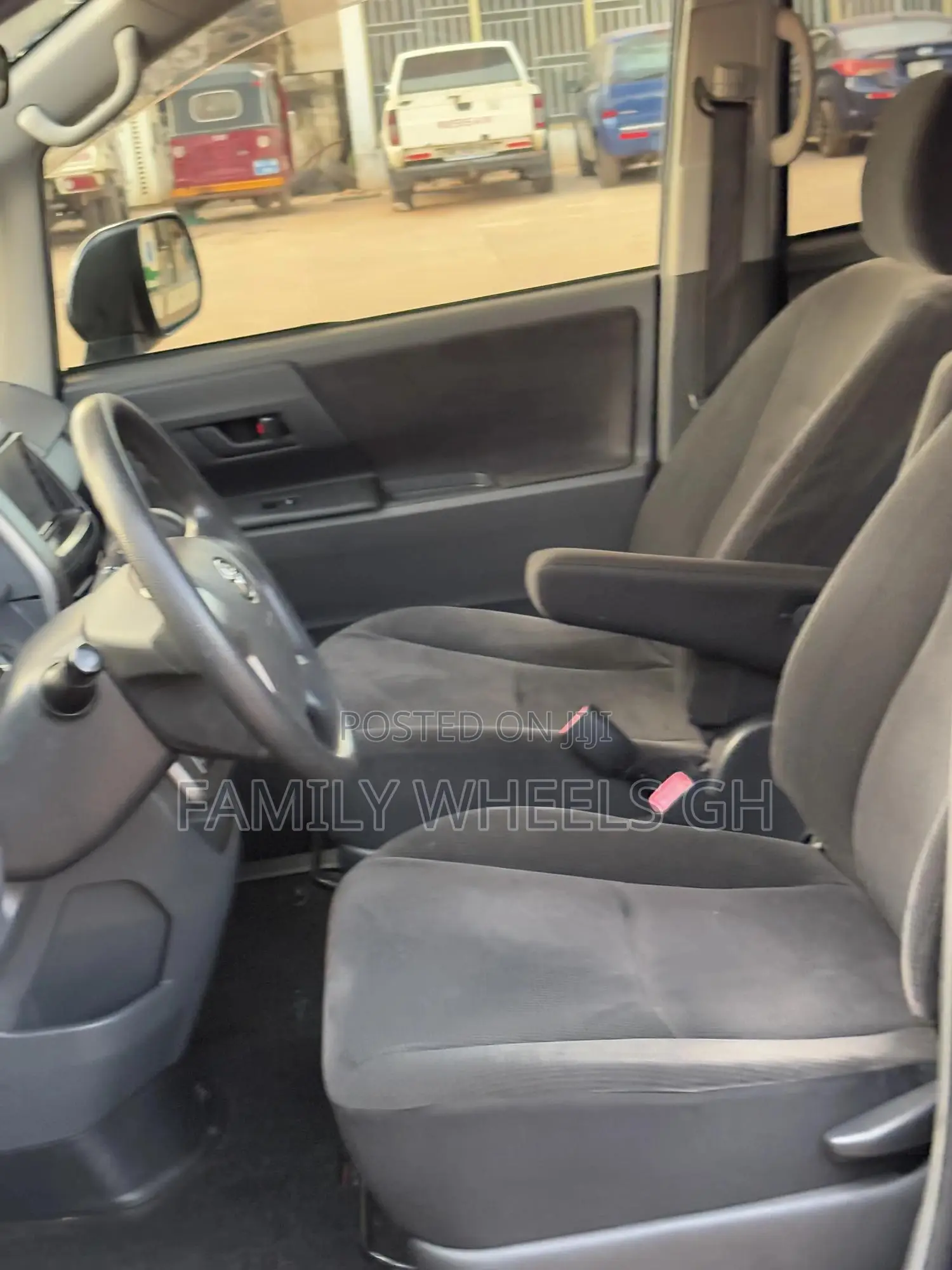 Toyota Voxy 2011 Blue