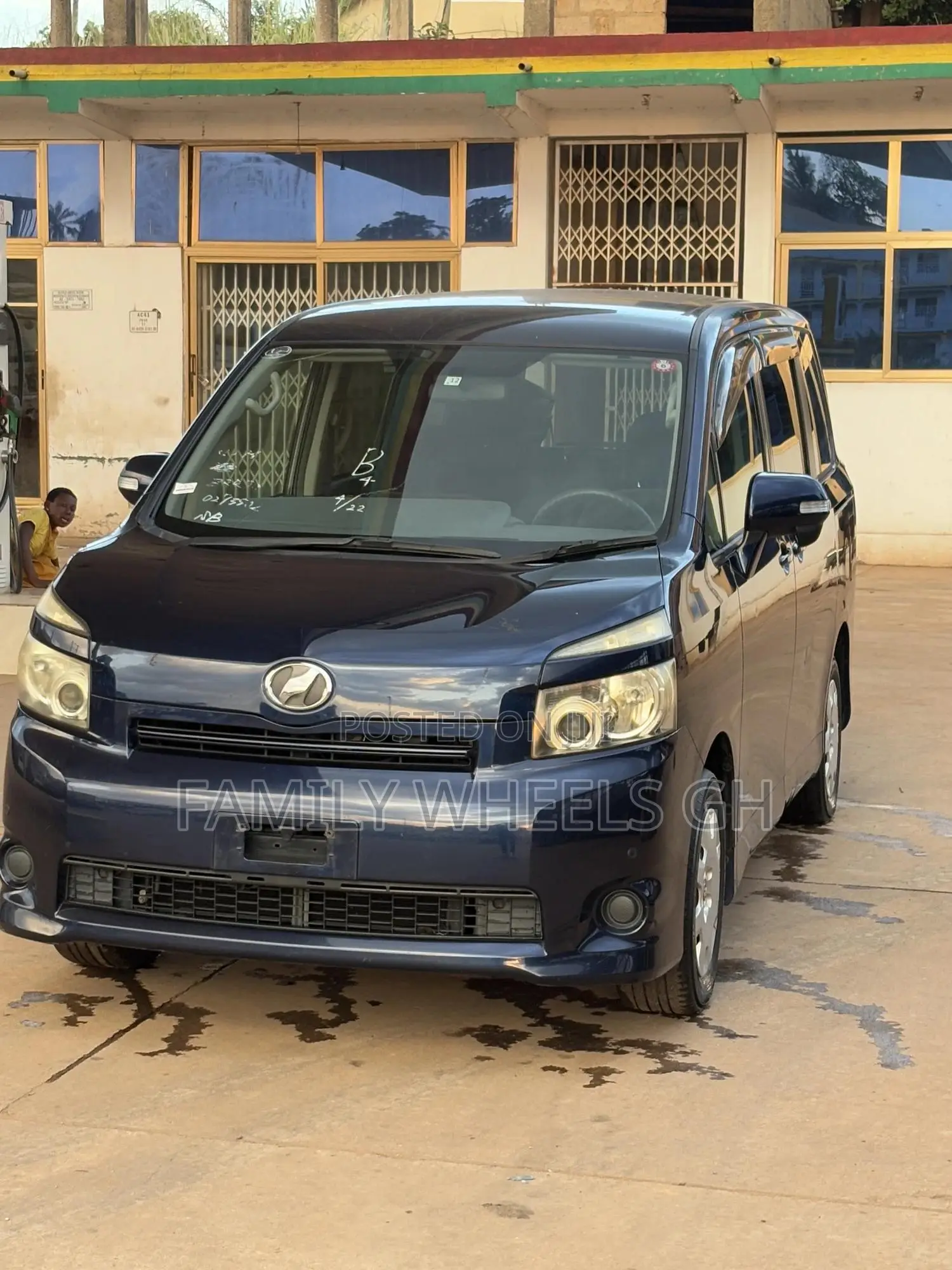 Toyota Voxy 2011 Blue