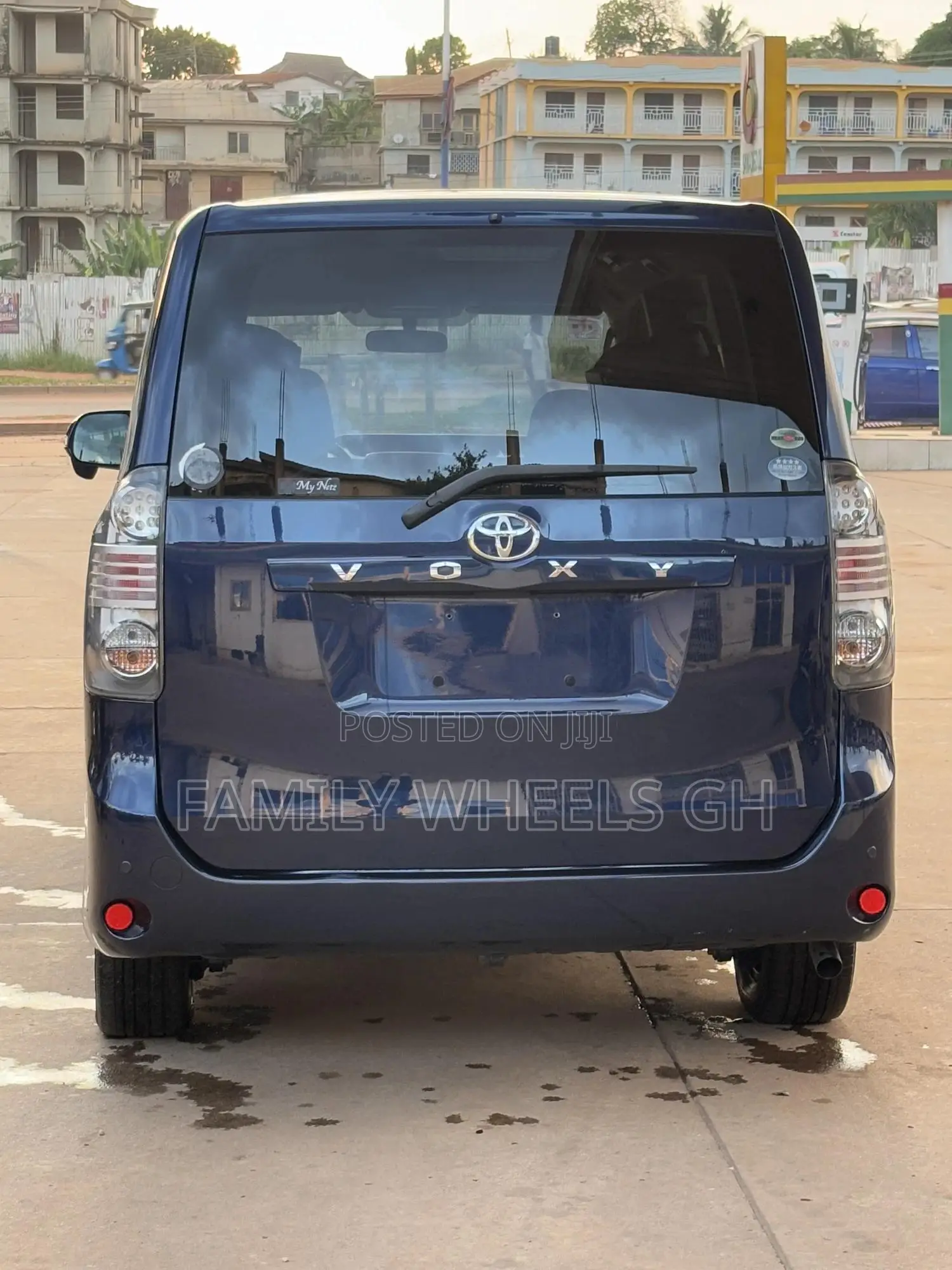 Toyota Voxy 2011 Blue