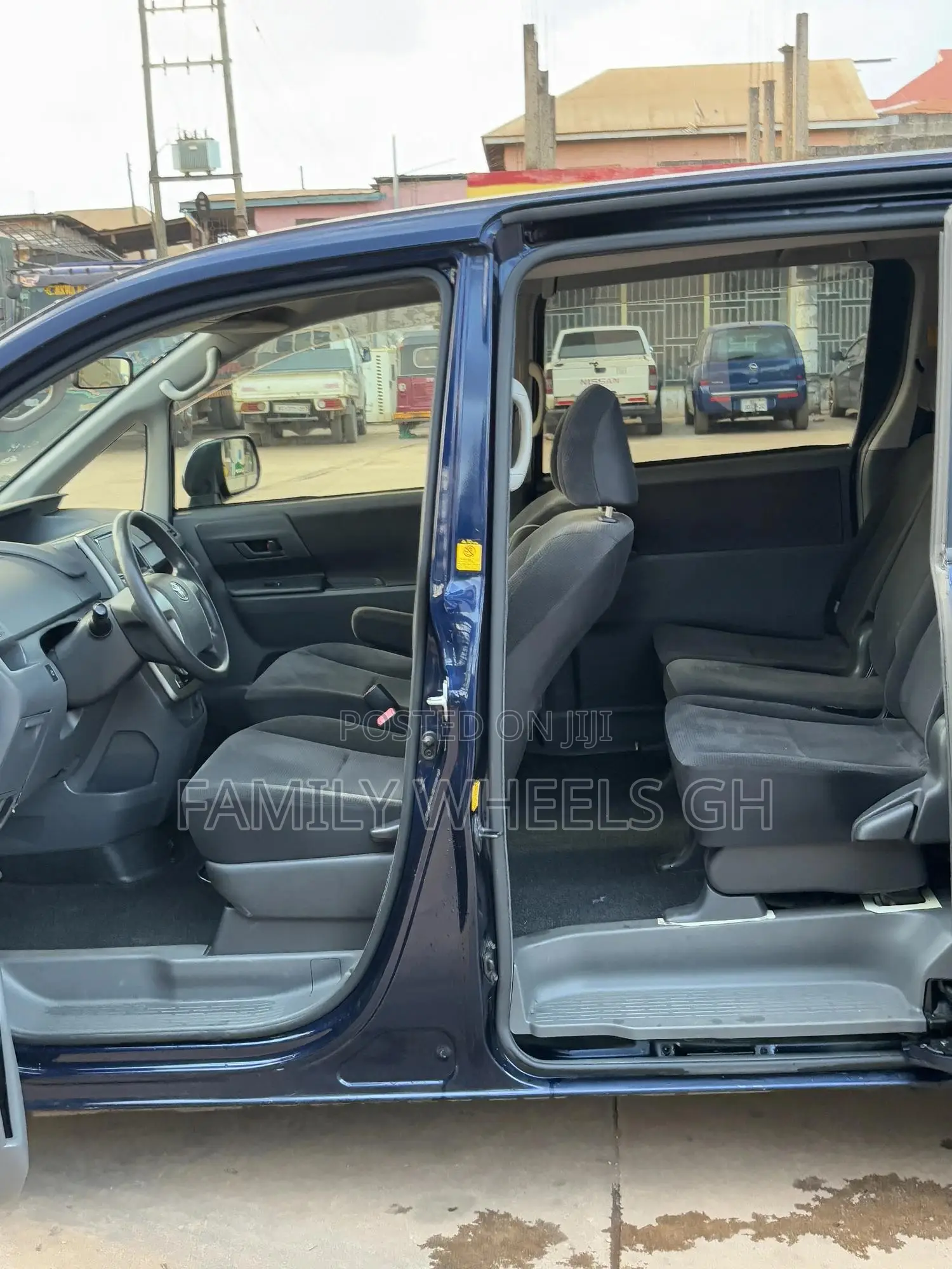 Toyota Voxy 2011 Blue