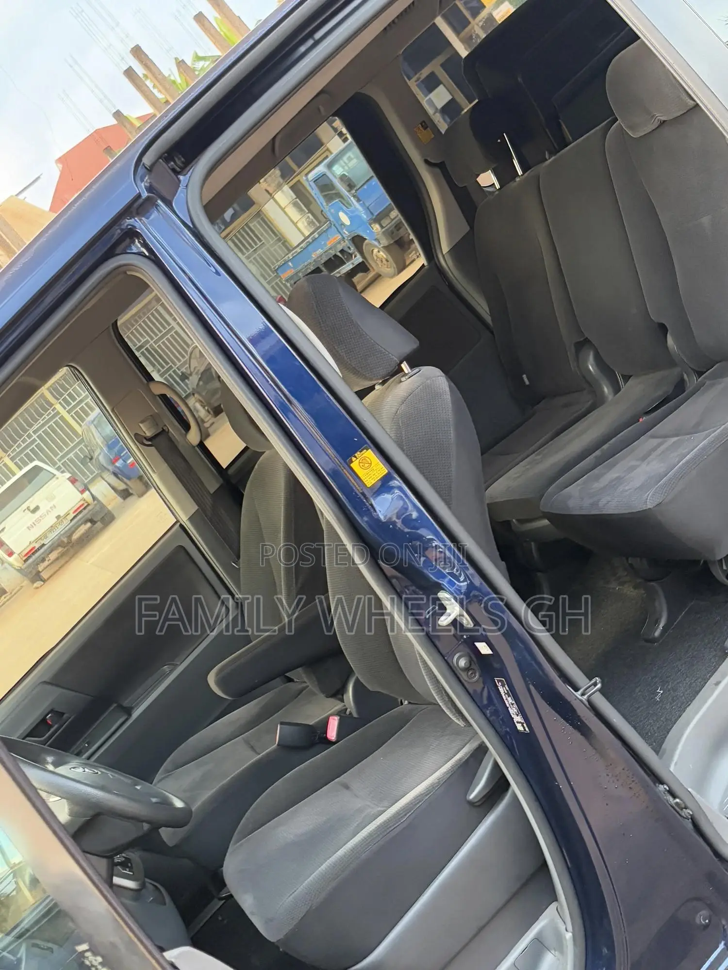 Toyota Voxy 2011 Blue