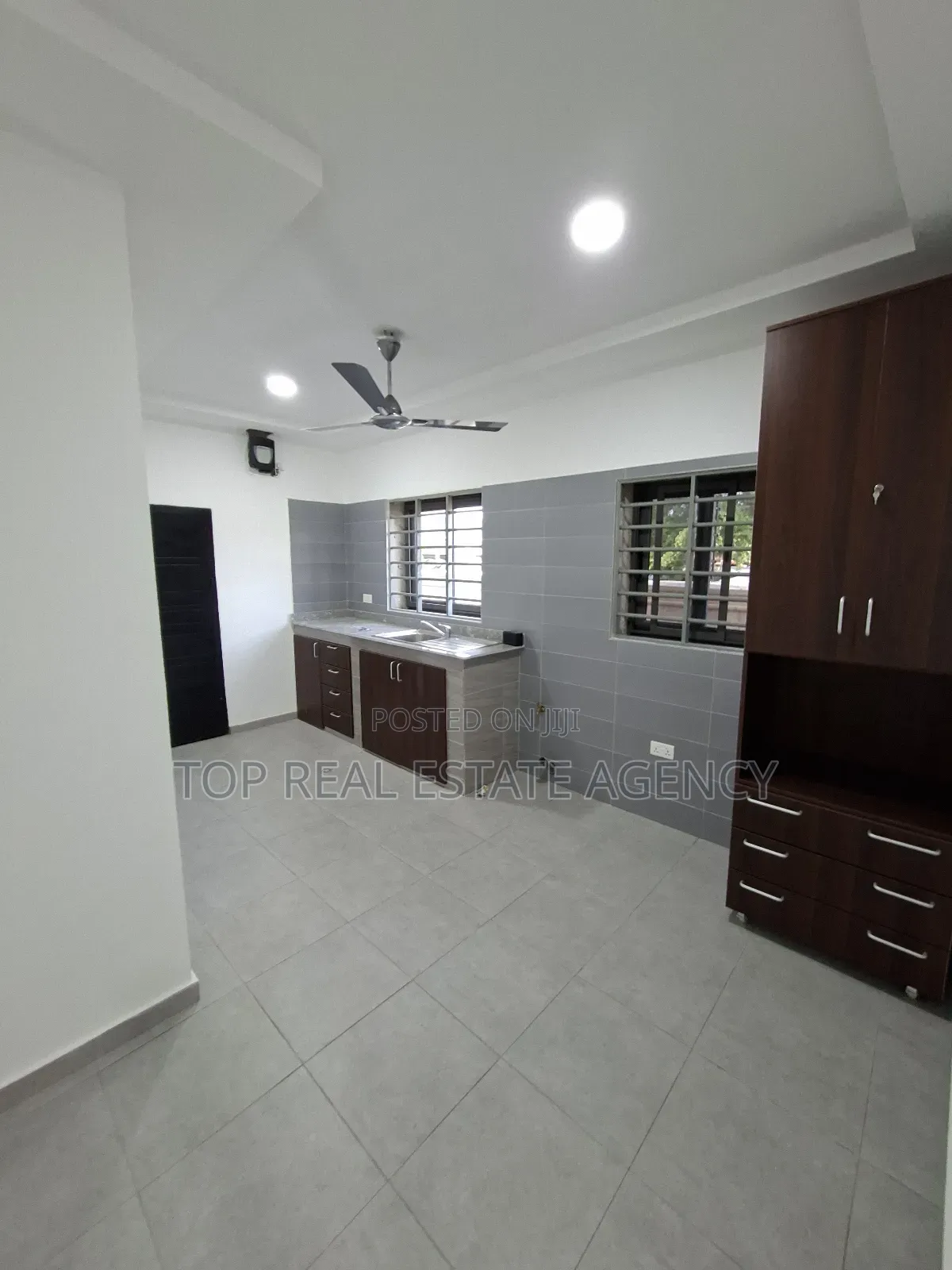 3bdrm Duplex in ,, Dome Goil for sale