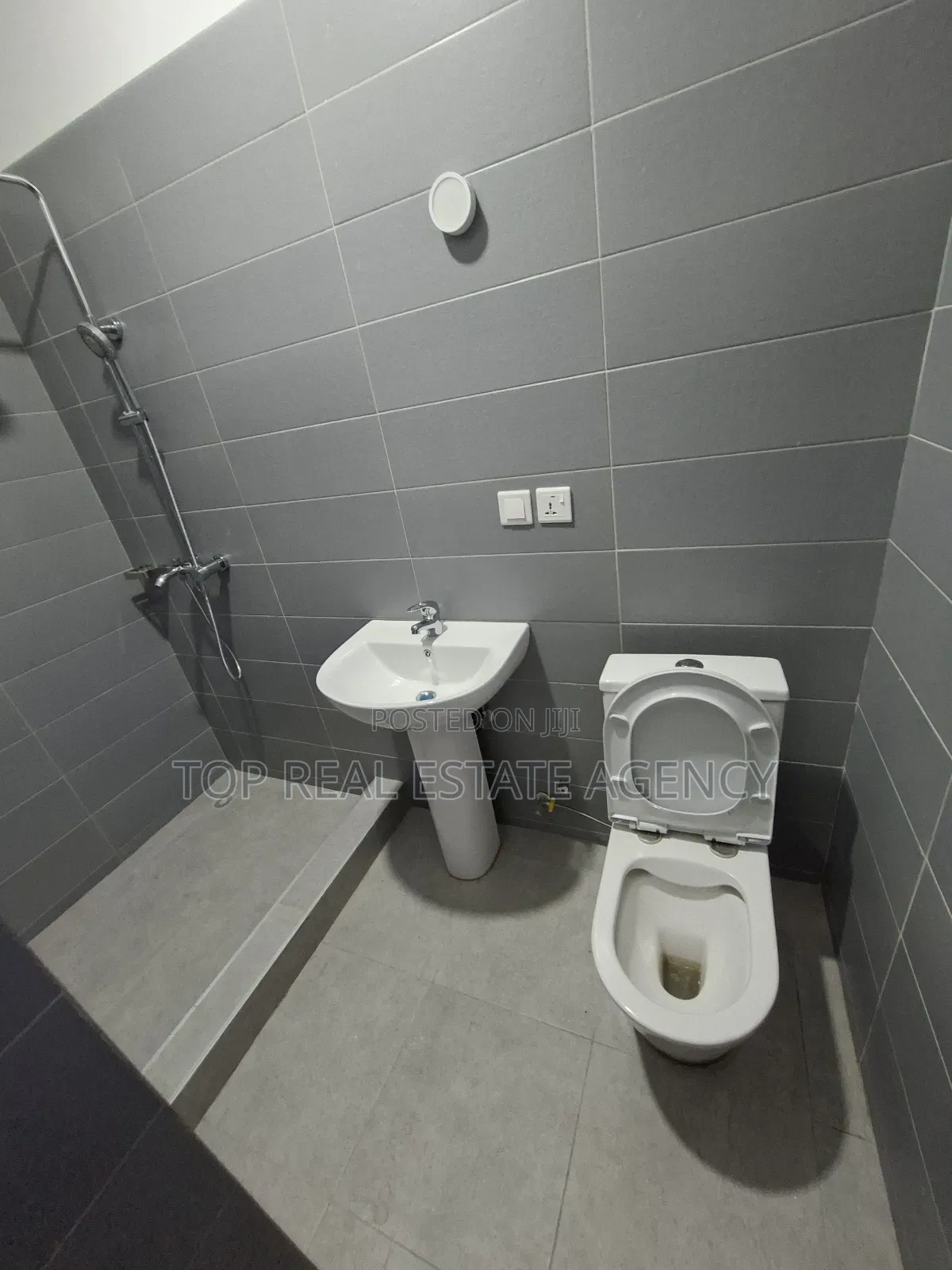 3bdrm Duplex in ,, Dome Goil for sale