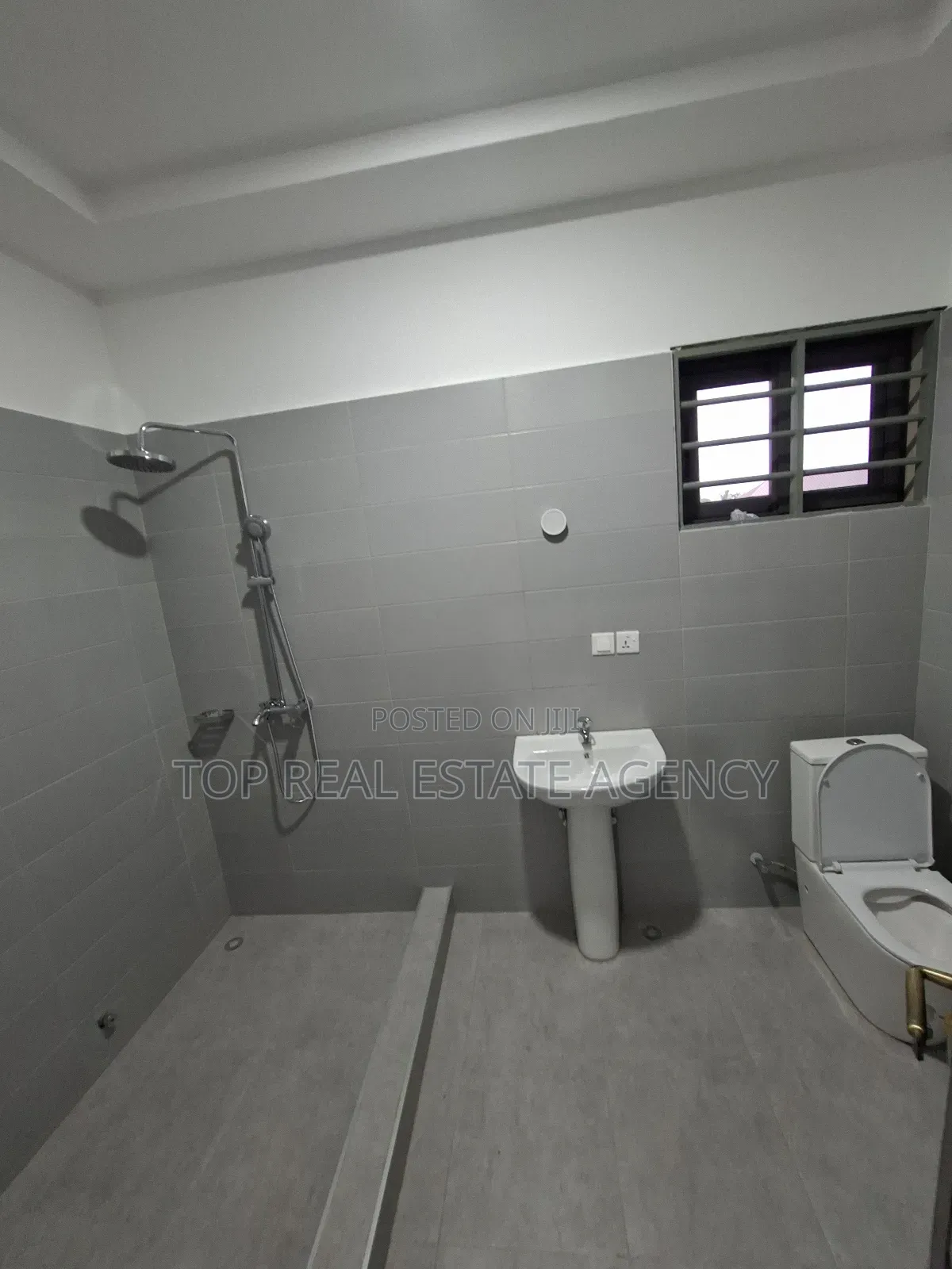 3bdrm Duplex in ,, Dome Goil for sale