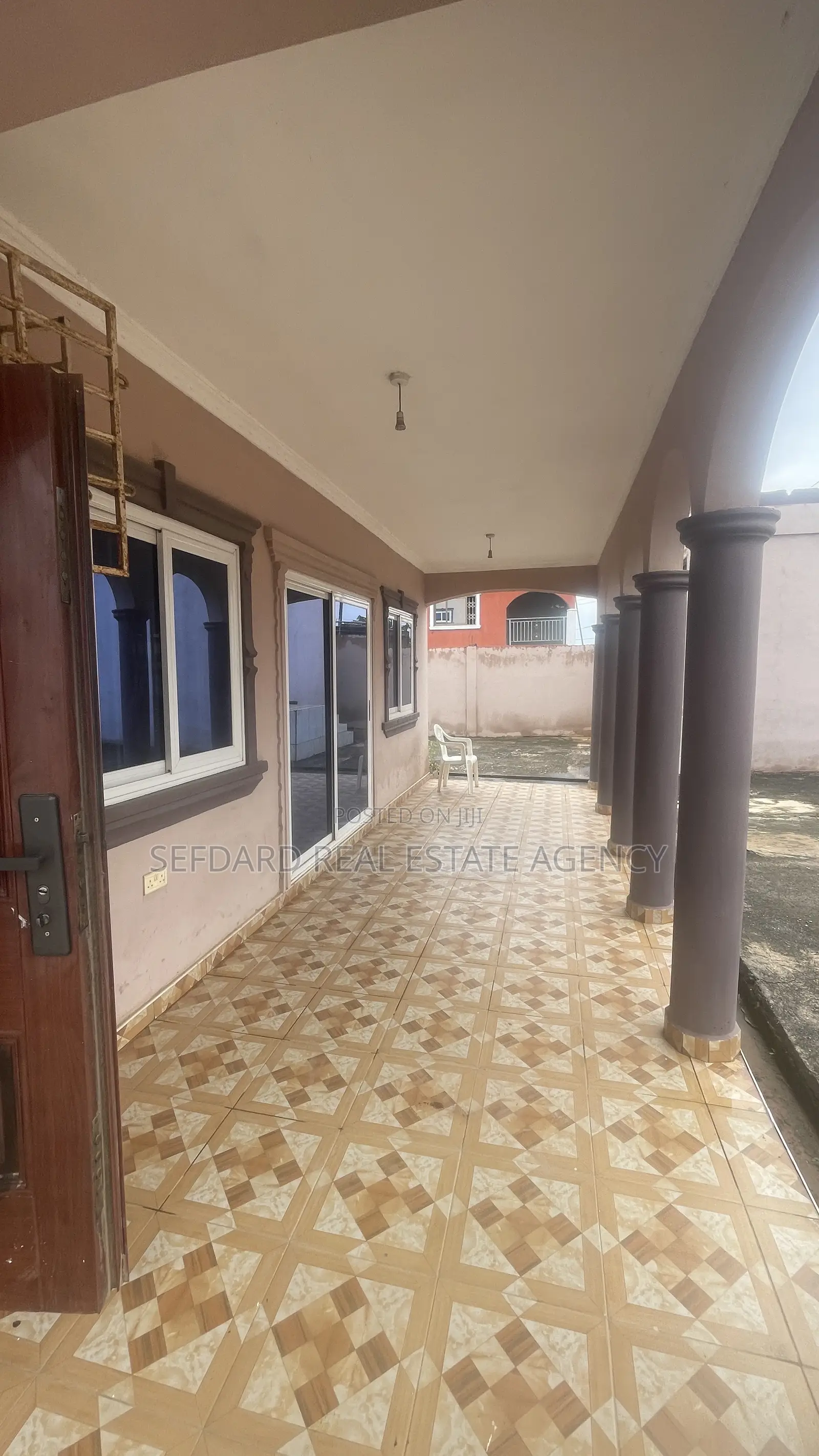5bdrm House in Kwabenya for sale